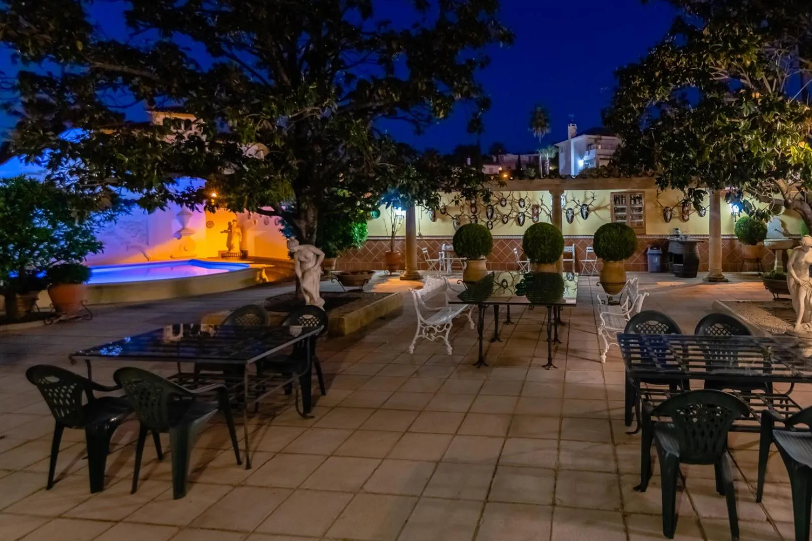 Property building in Hotel Riad Arruzafa