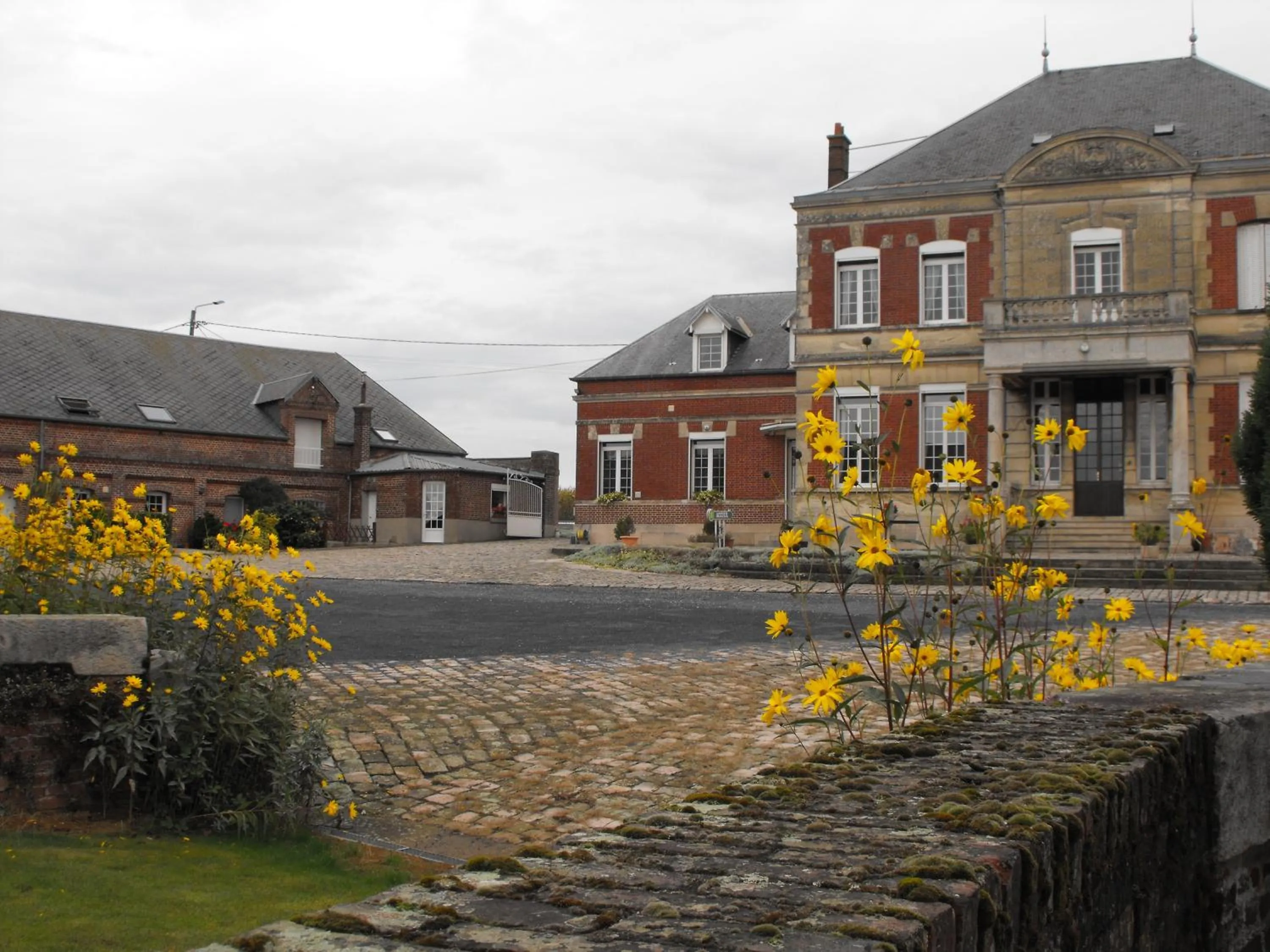 Facade/entrance in Studio Ferme de Bonavis