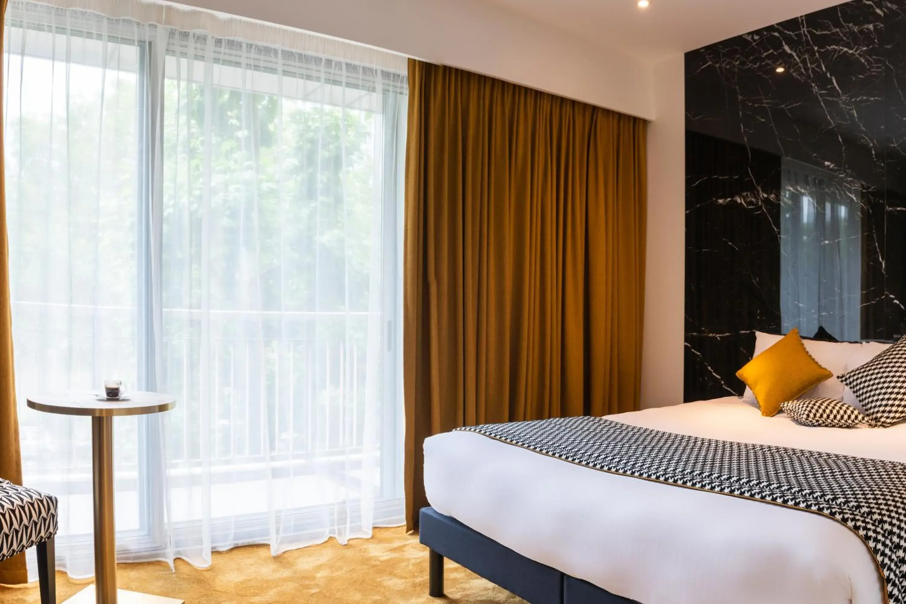 Bed in Hôtel d'Angleterre Rouen Centre Gare Bed in Hôtel d'Angleterre Rouen Centre Gare