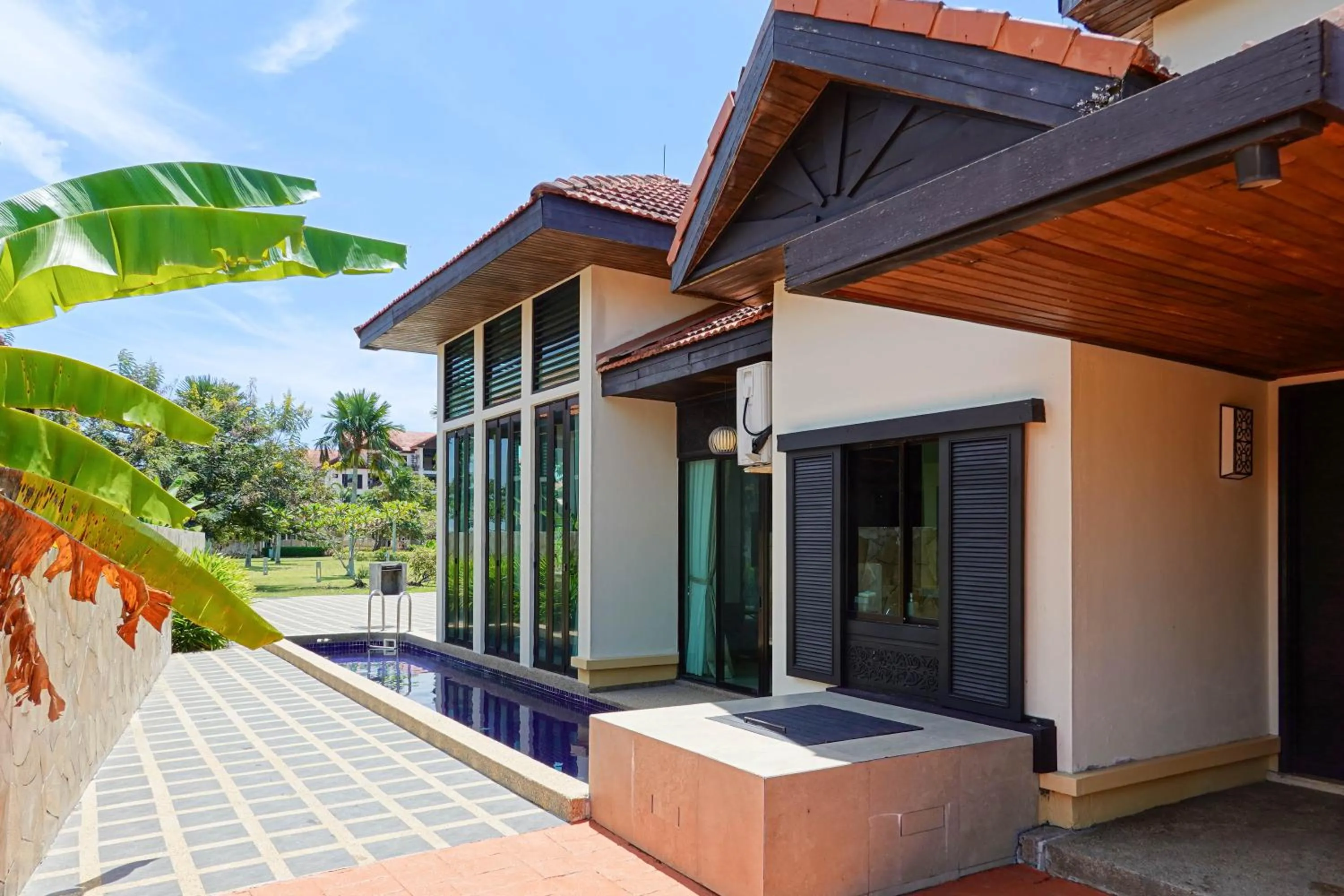 Property building in Bonheur at Karambunai