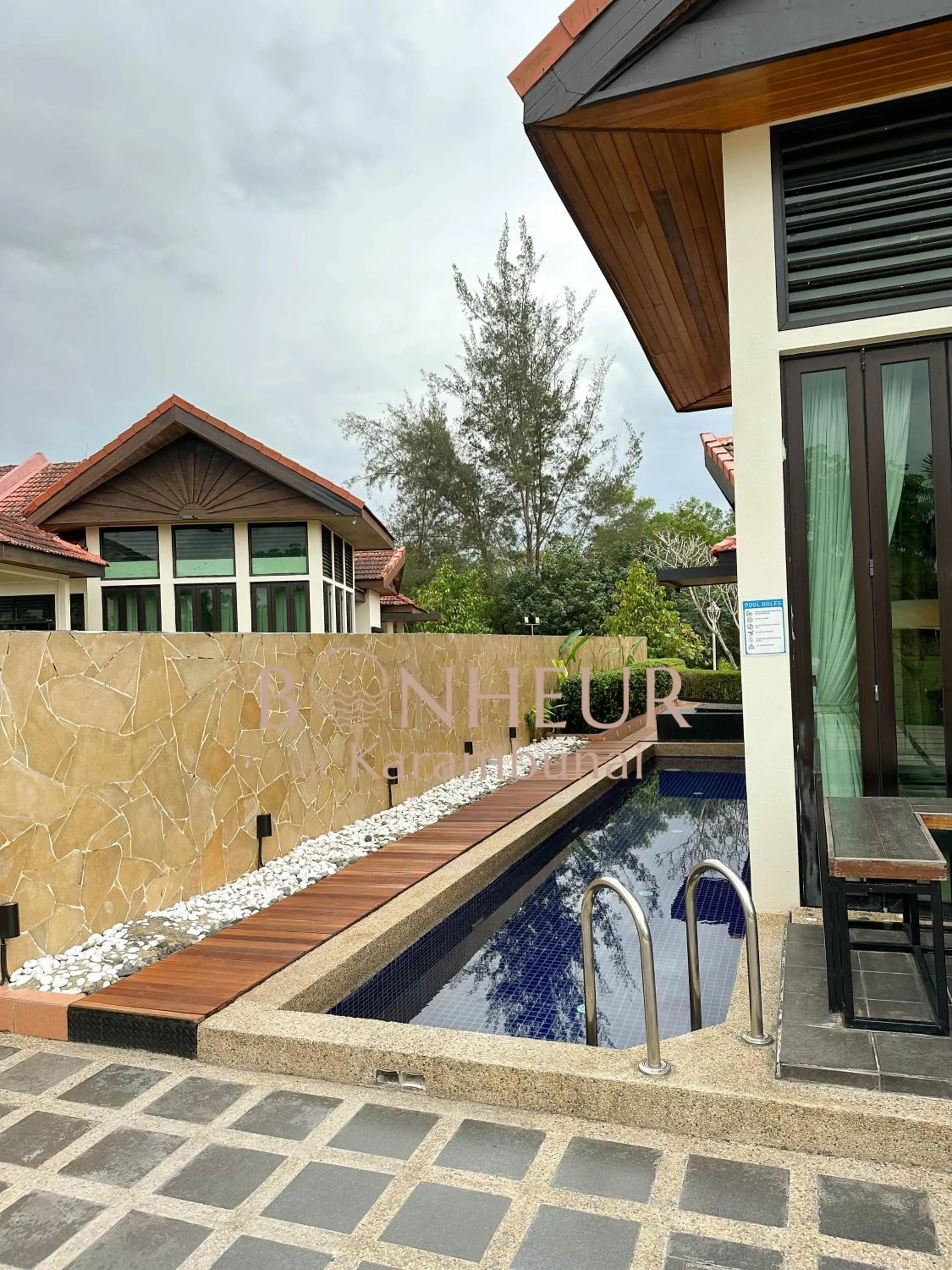 Property building in Bonheur at Karambunai