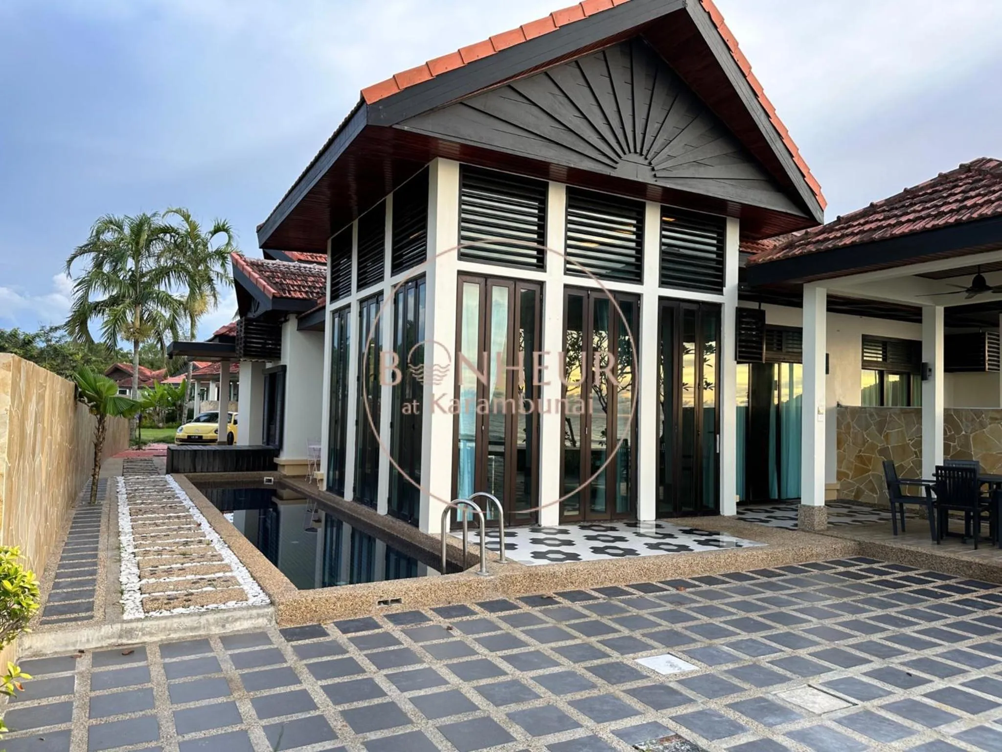 Property building in Bonheur at Karambunai