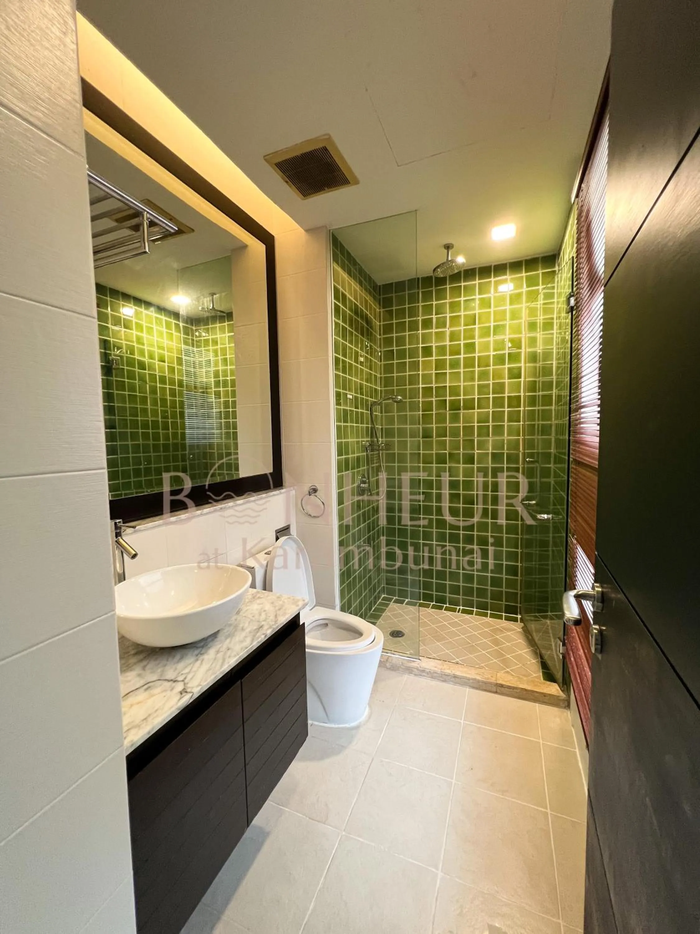 Shower in Bonheur at Karambunai