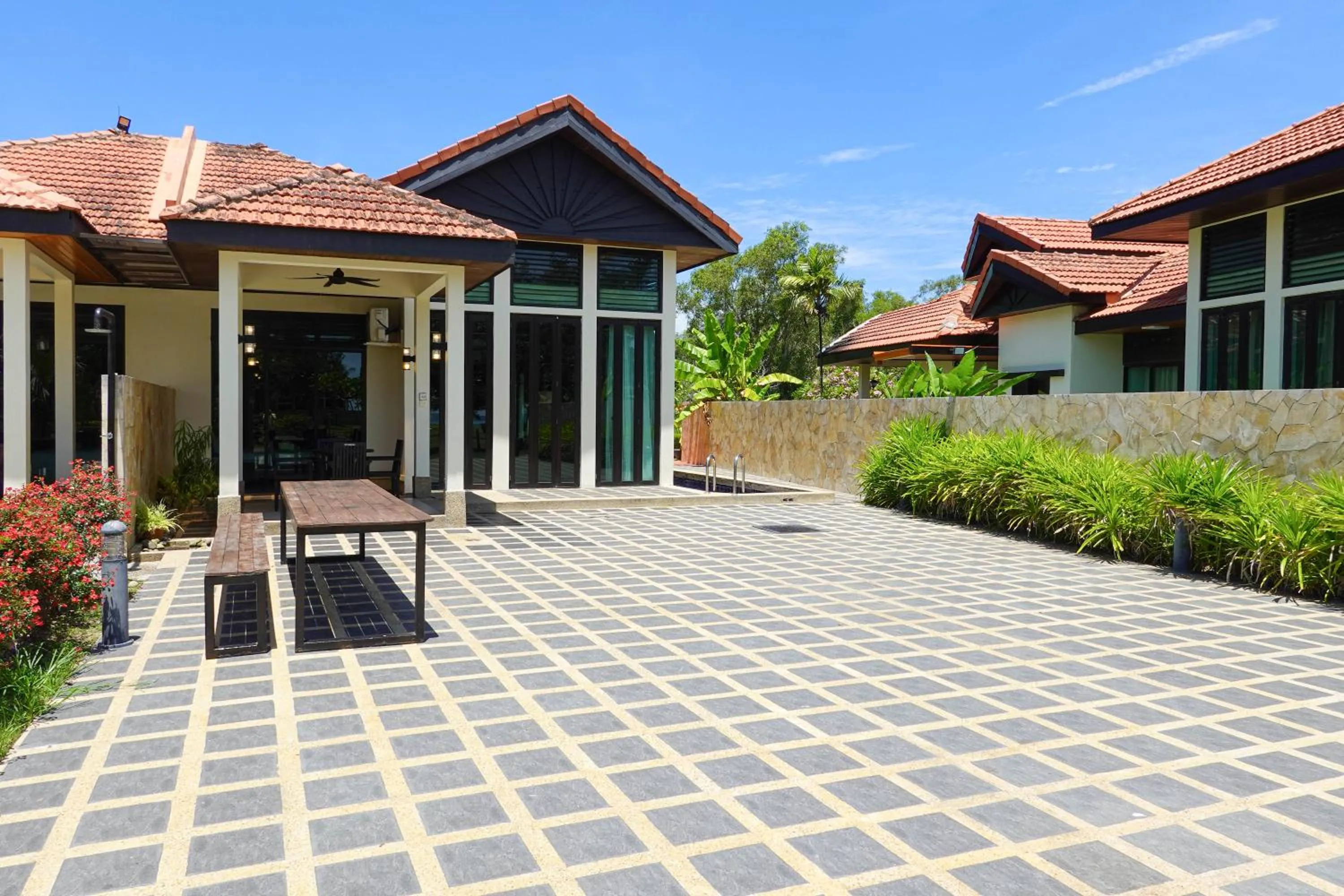 Property building in Bonheur at Karambunai