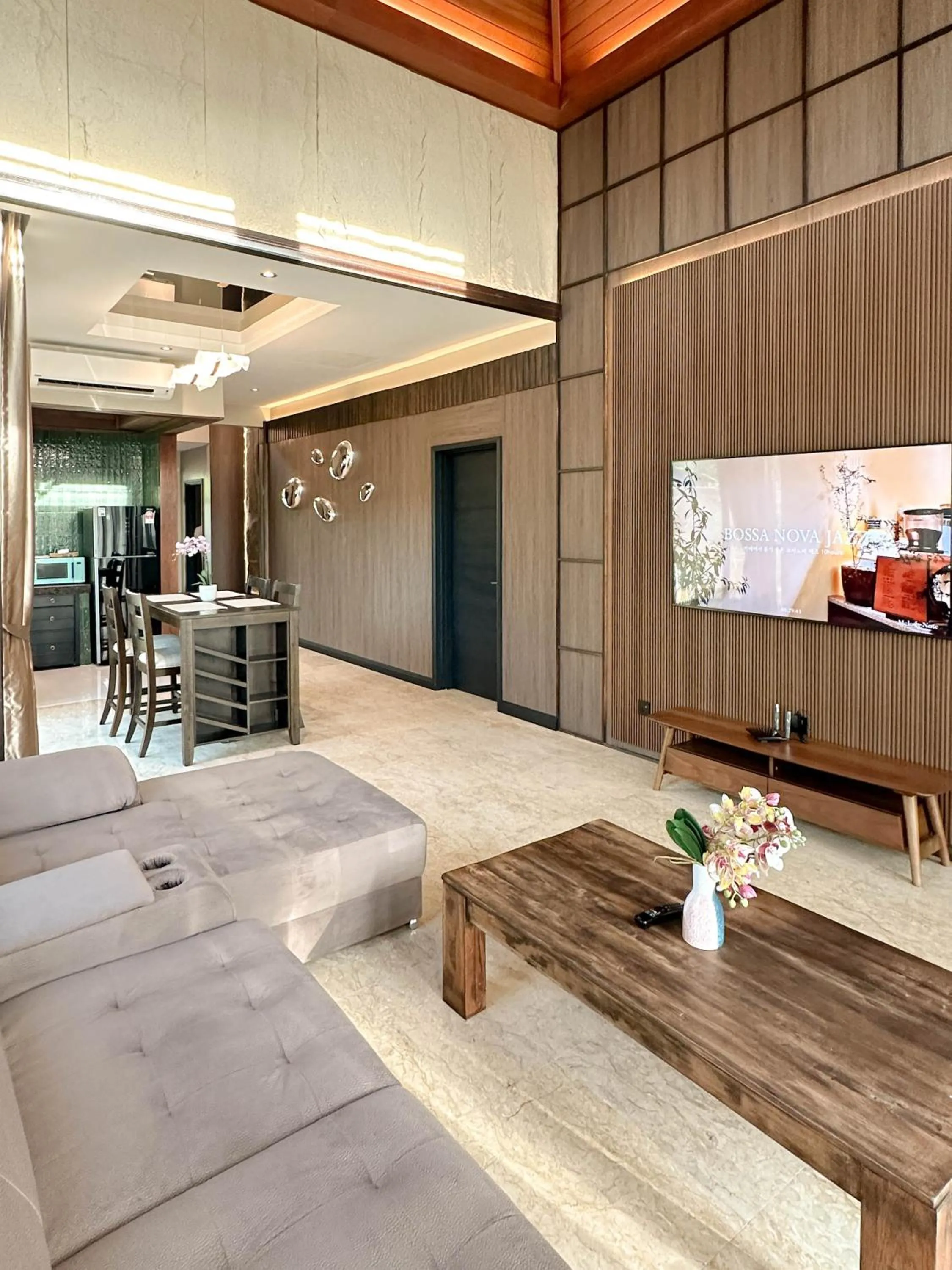 Communal lounge/ TV room in Bonheur at Karambunai