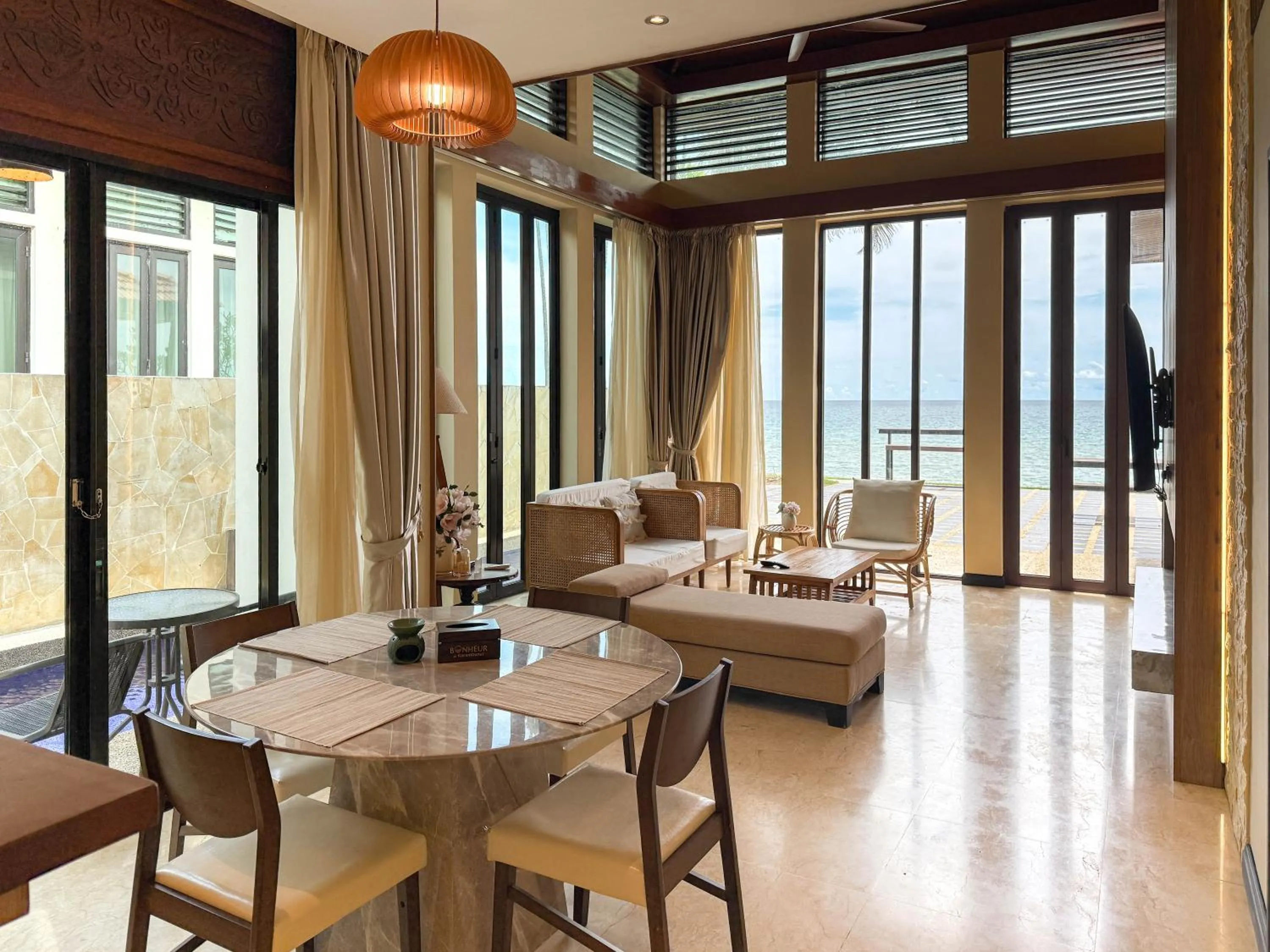 Dining area in Bonheur at Karambunai