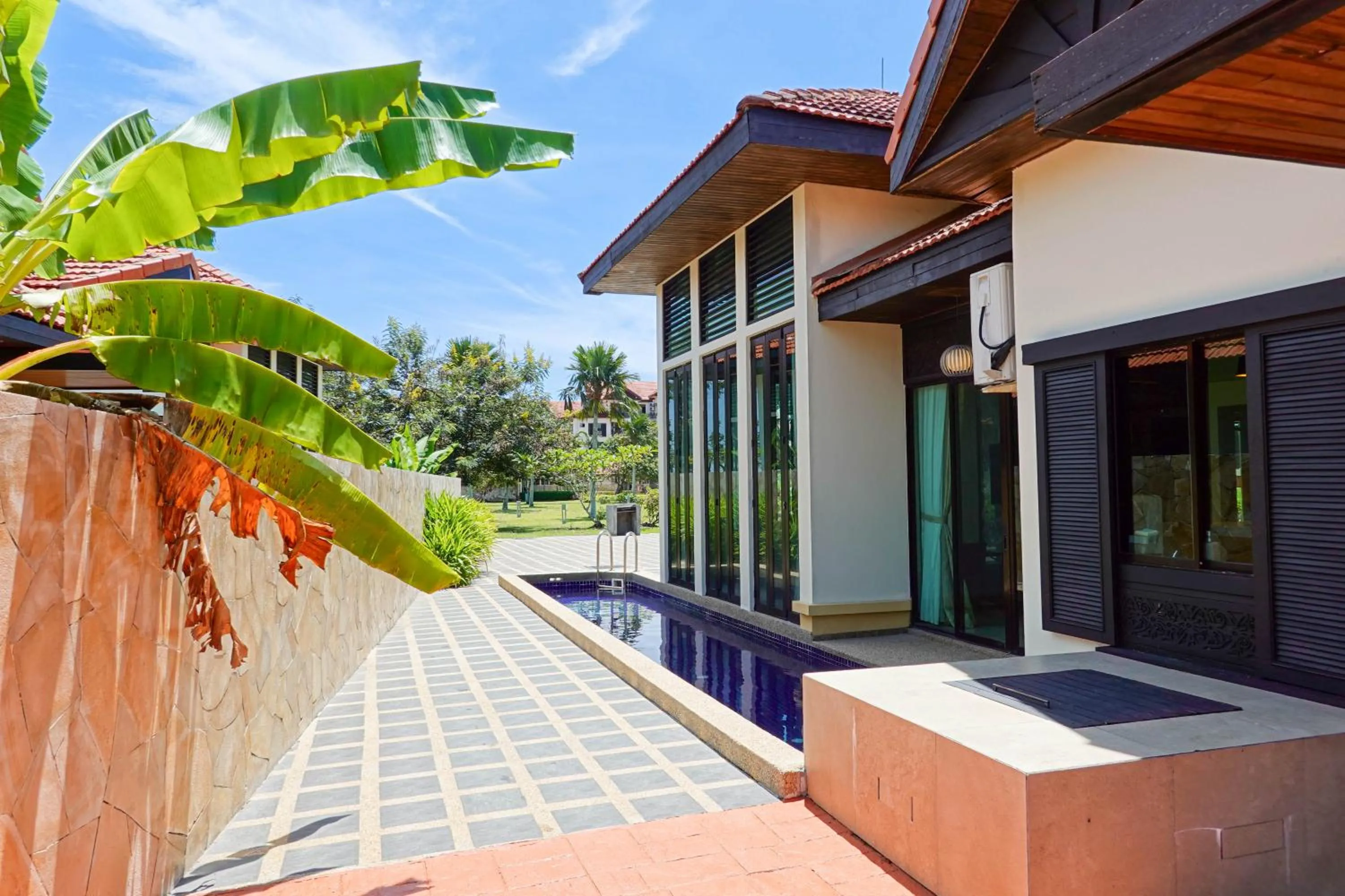 Property building in Bonheur at Karambunai