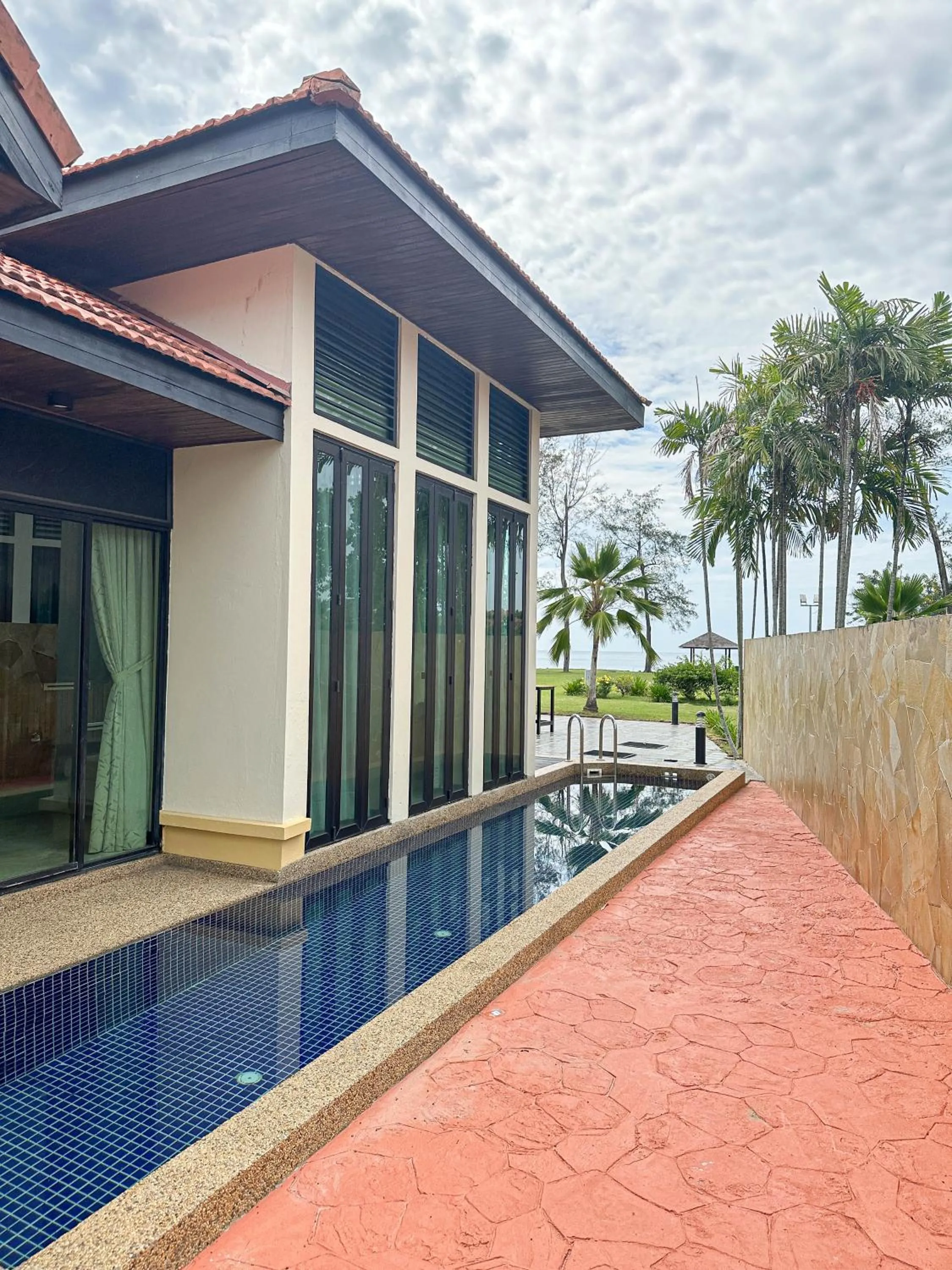 Swimming pool in Bonheur at Karambunai