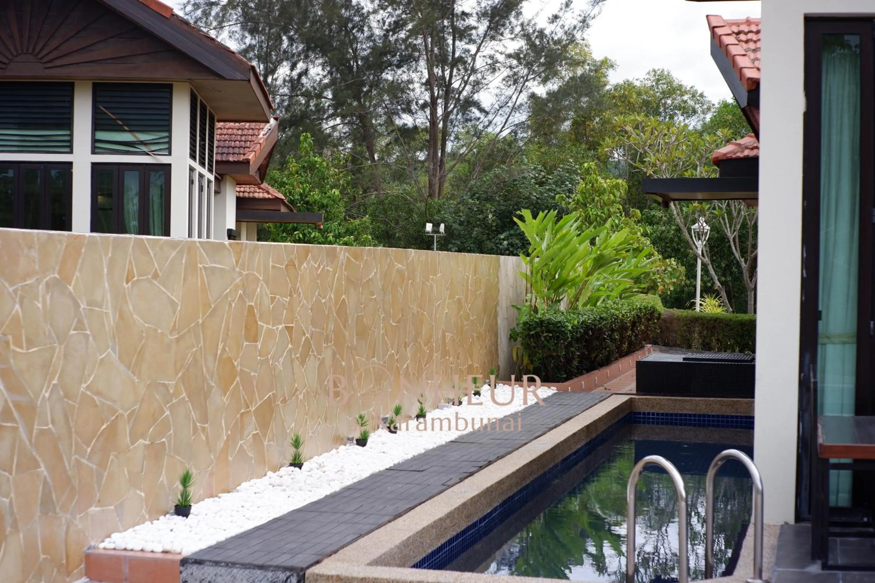 Pool view in Bonheur at Karambunai