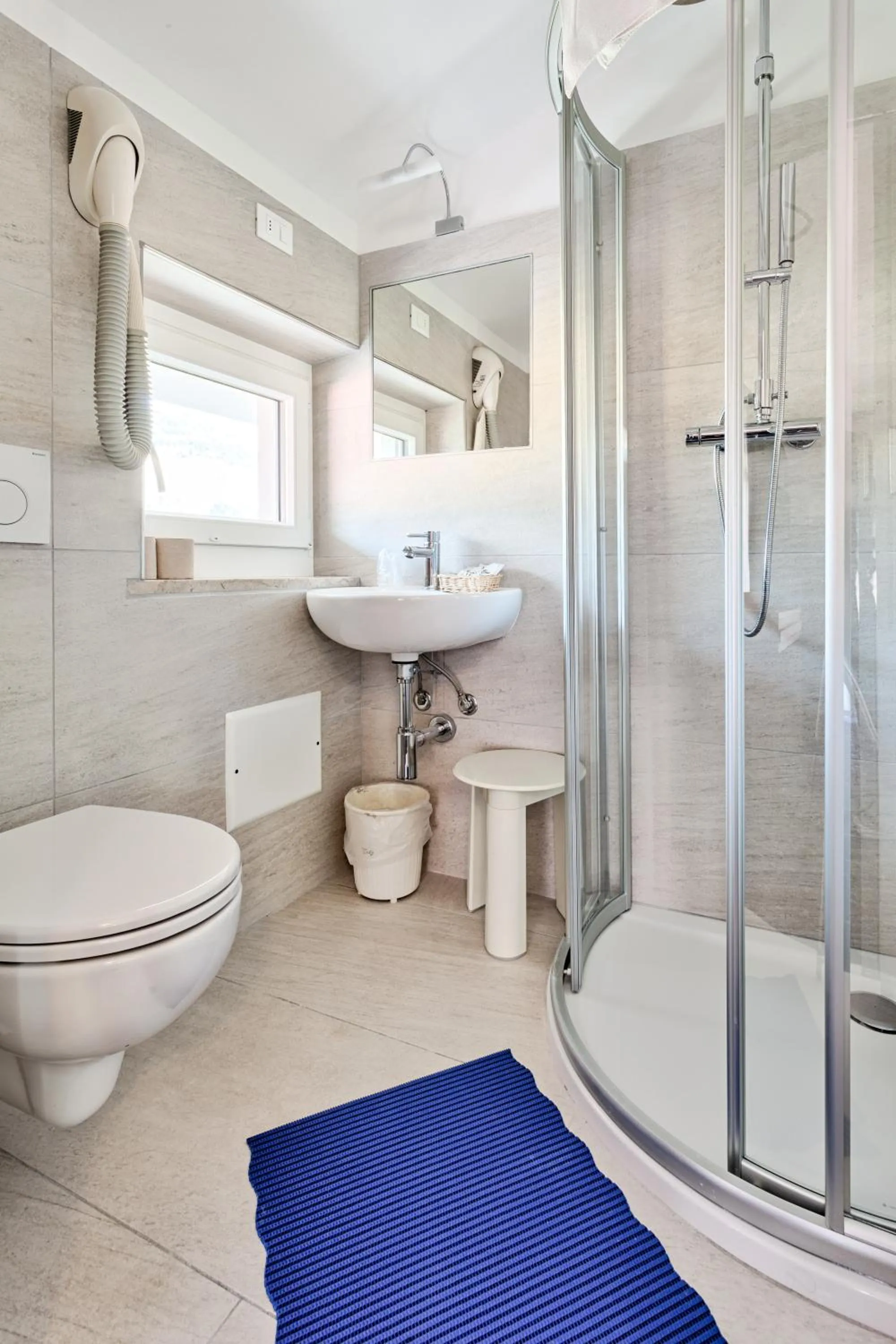 Bathroom in Hotel Aurora & Appartamenti