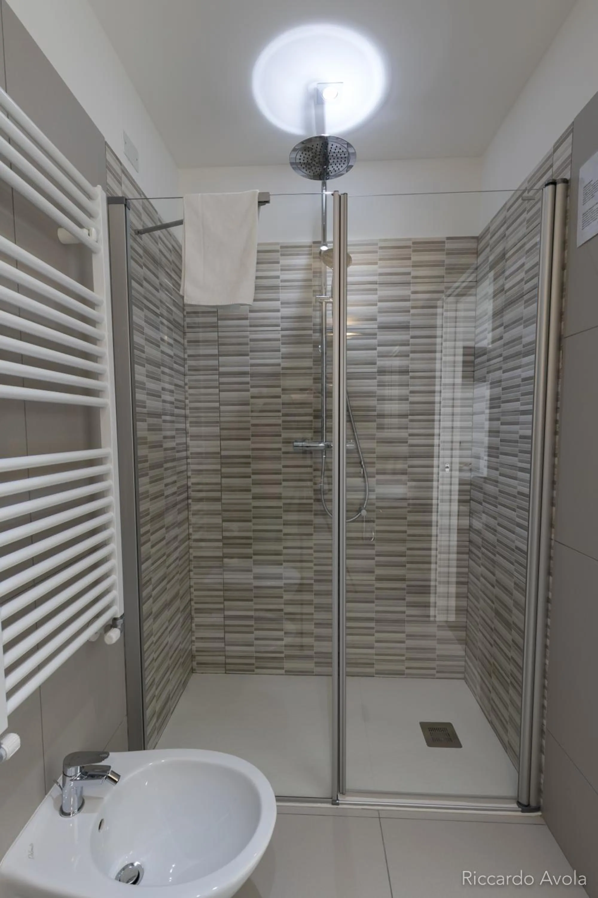 Shower in Hotel Aurora & Appartamenti