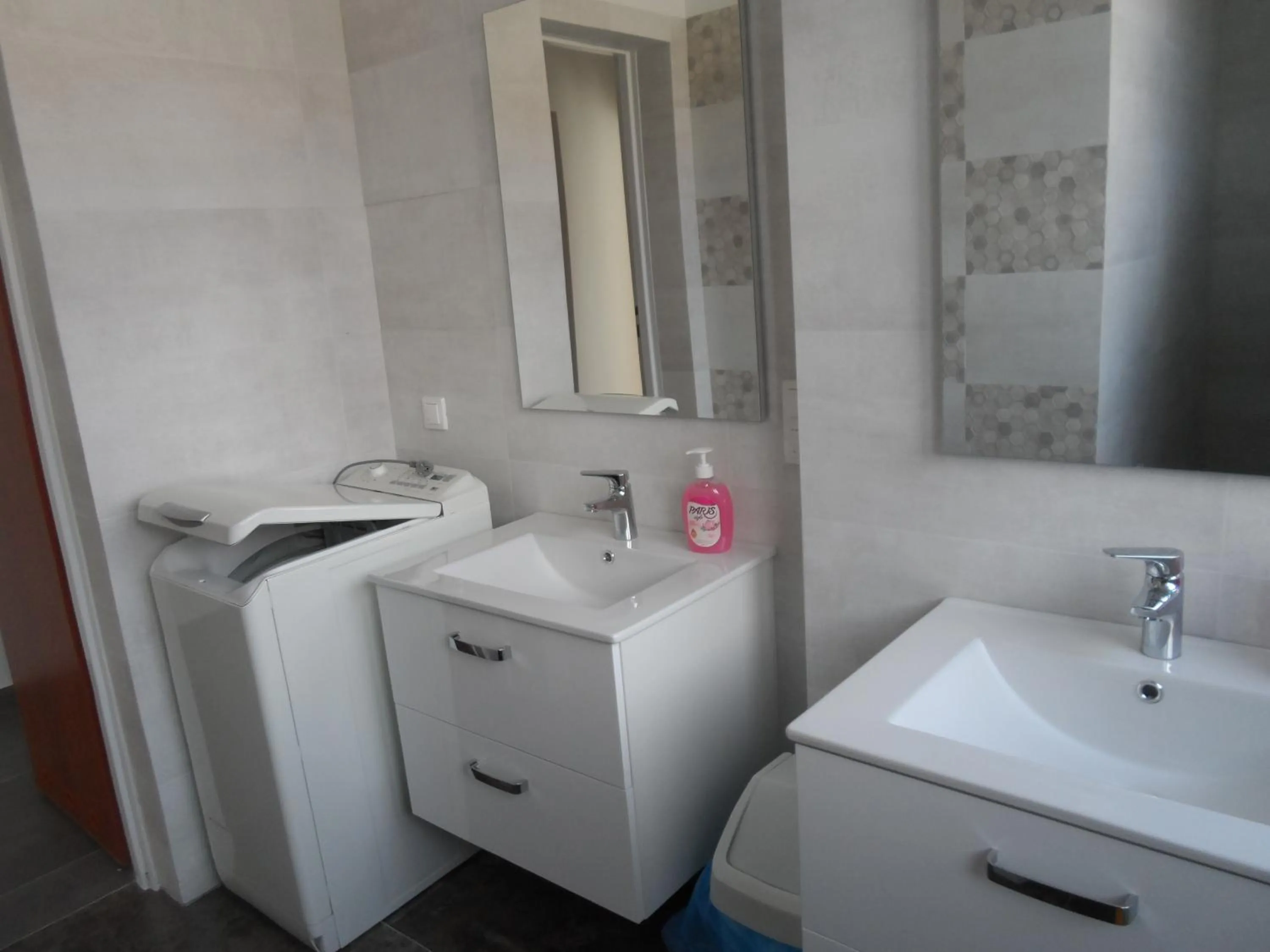 Double or Twin Room with Shared Bathroom in Kwatery Pokoje Mira