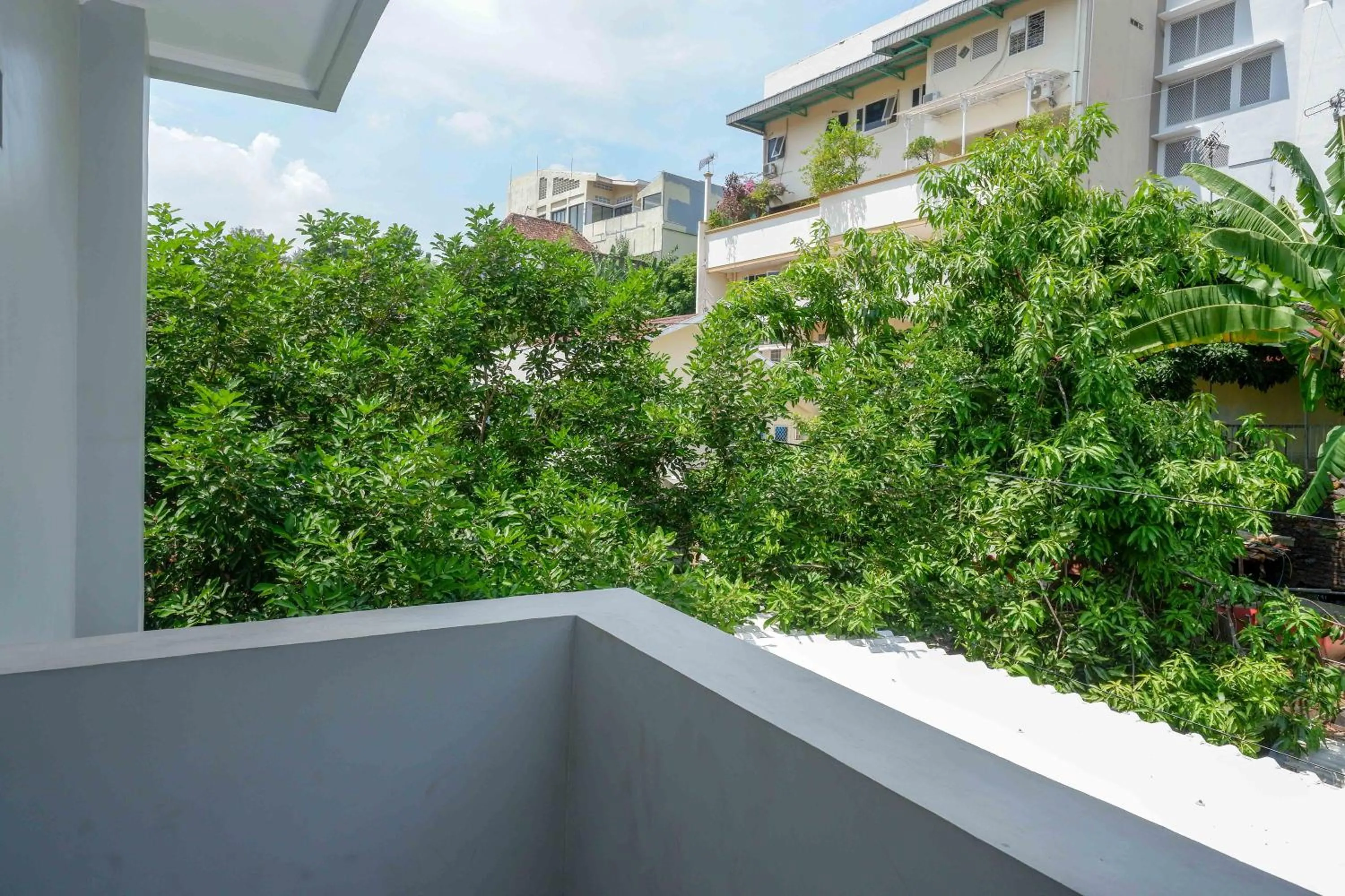 Balcony/Terrace in RedDoorz Syariah near Gerbang Tol Krapyak 2 Semarang