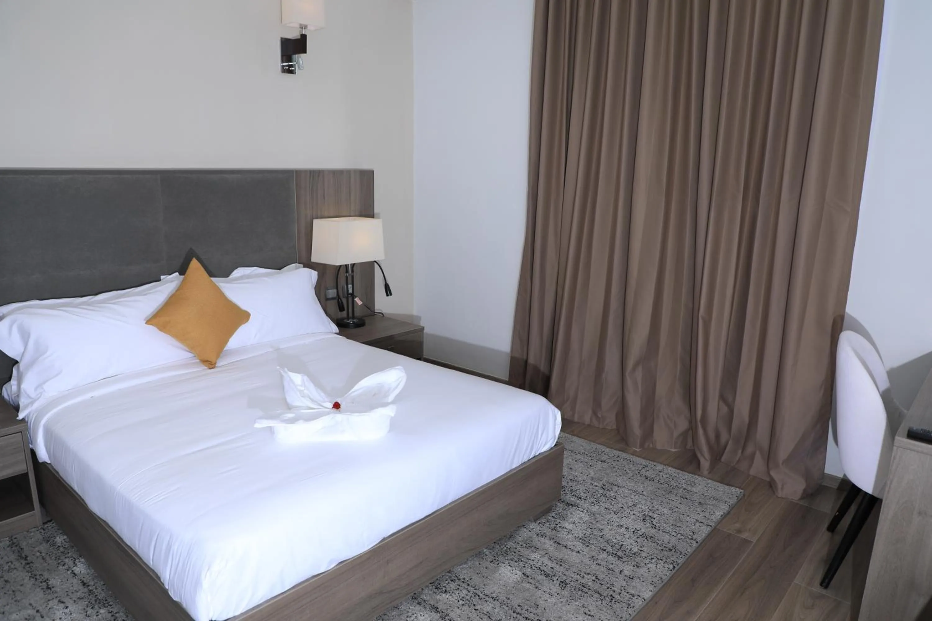 Bed in TH BonRoyal Hotel