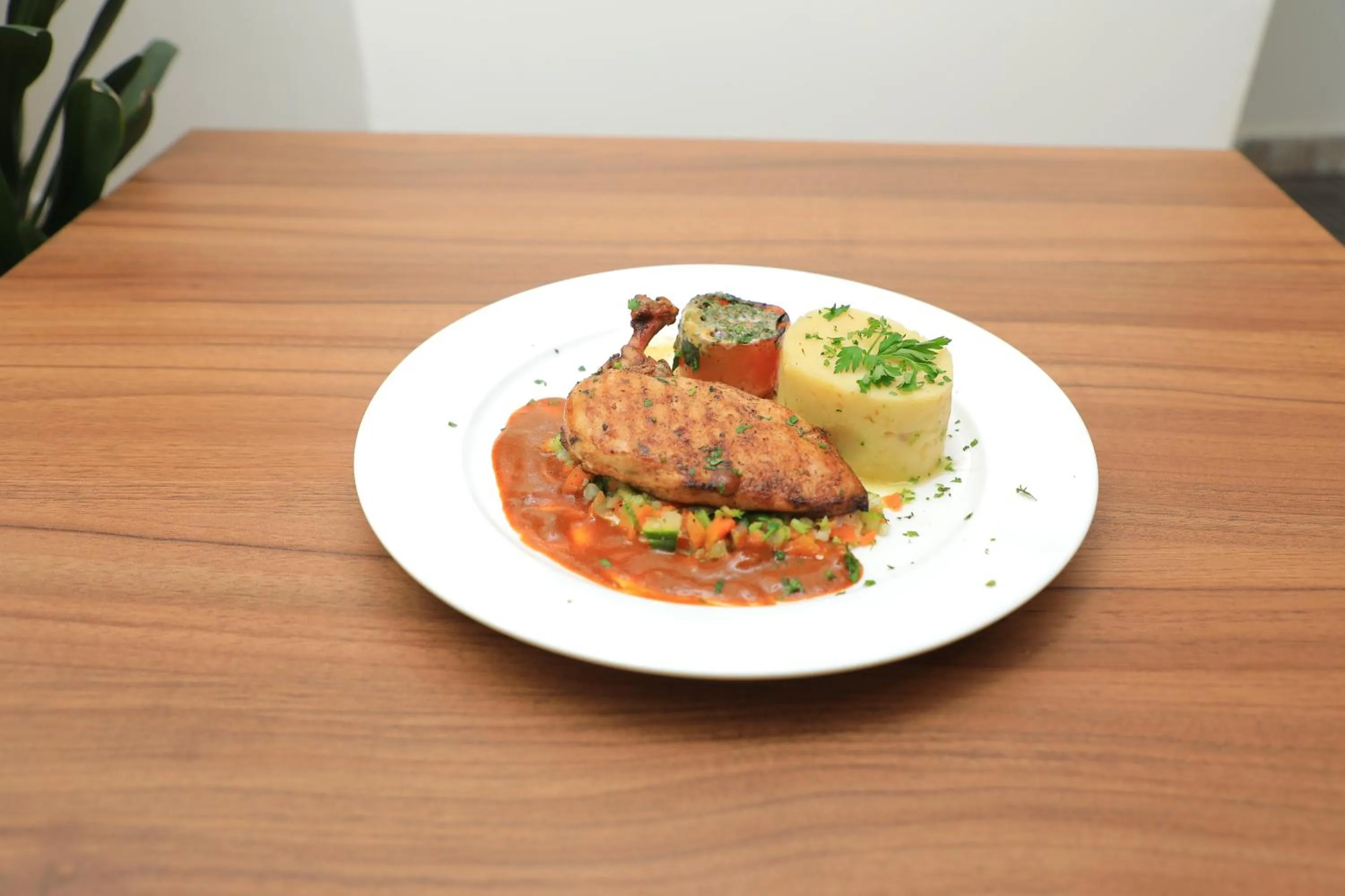 Restaurant/places to eat in TH BonRoyal Hotel