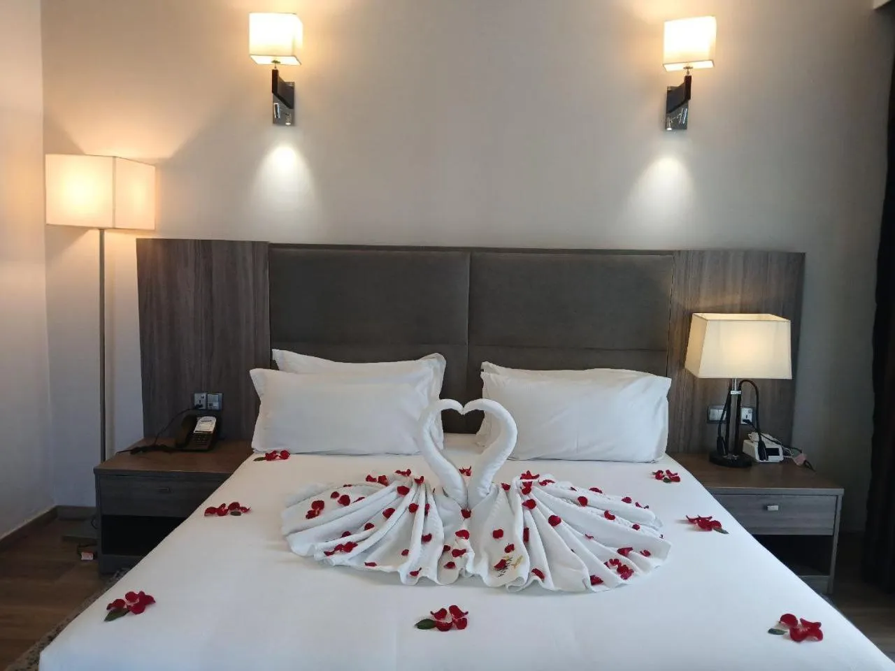 Bed in TH BonRoyal Hotel