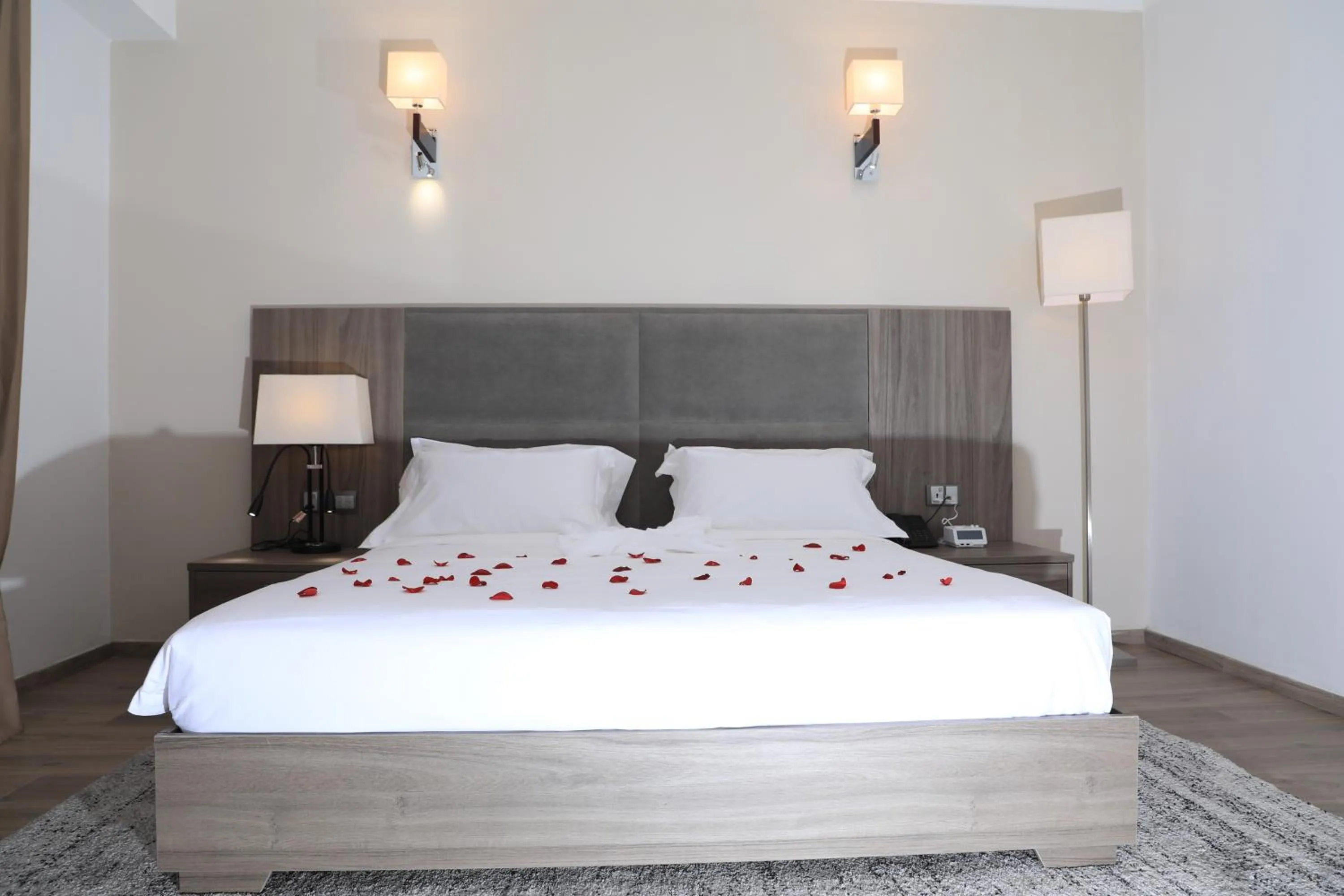 Bed in TH BonRoyal Hotel