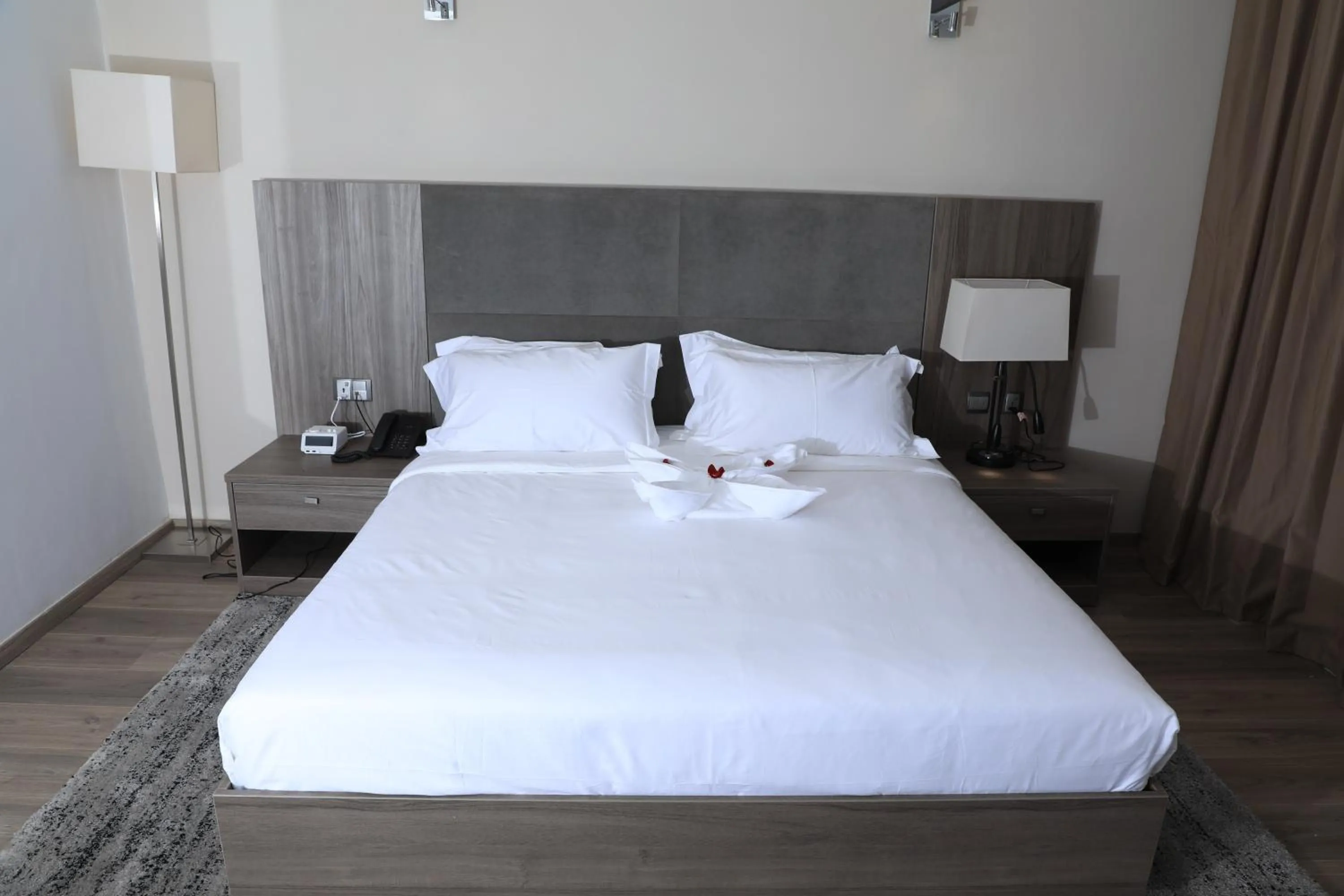 Bed in TH BonRoyal Hotel