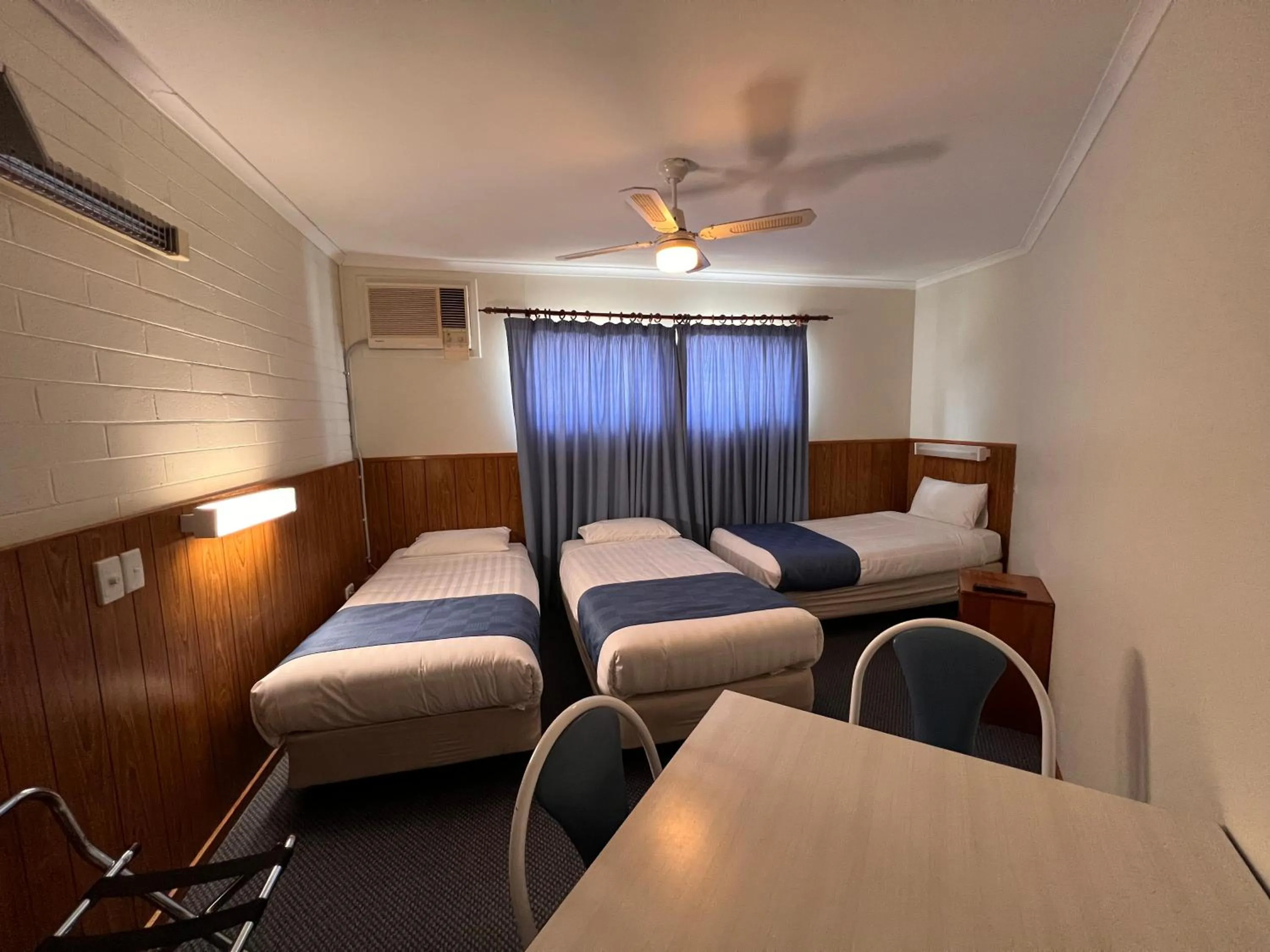 Bed in Sturt Motel Balranald