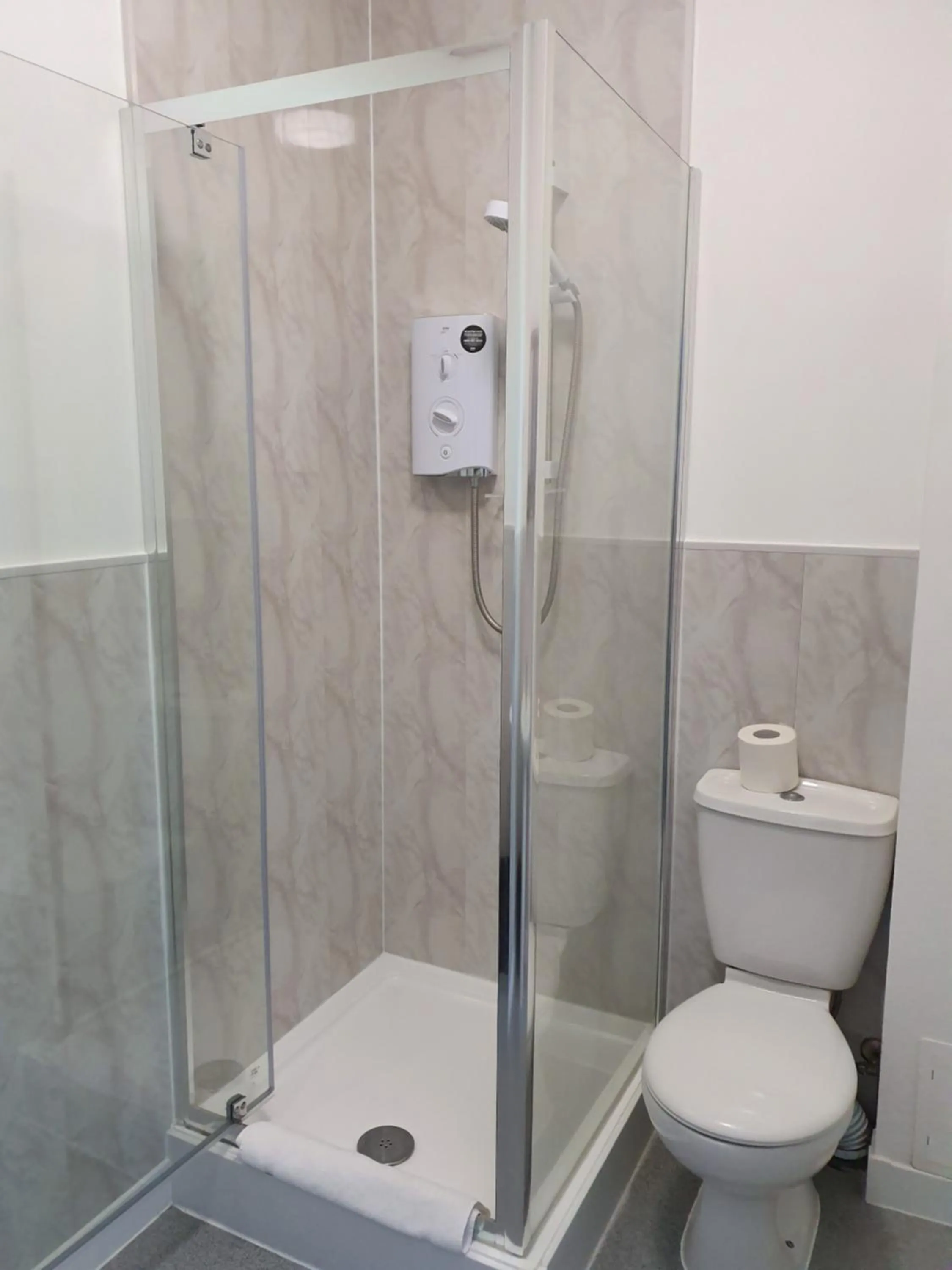 Shower in The Flowerpot