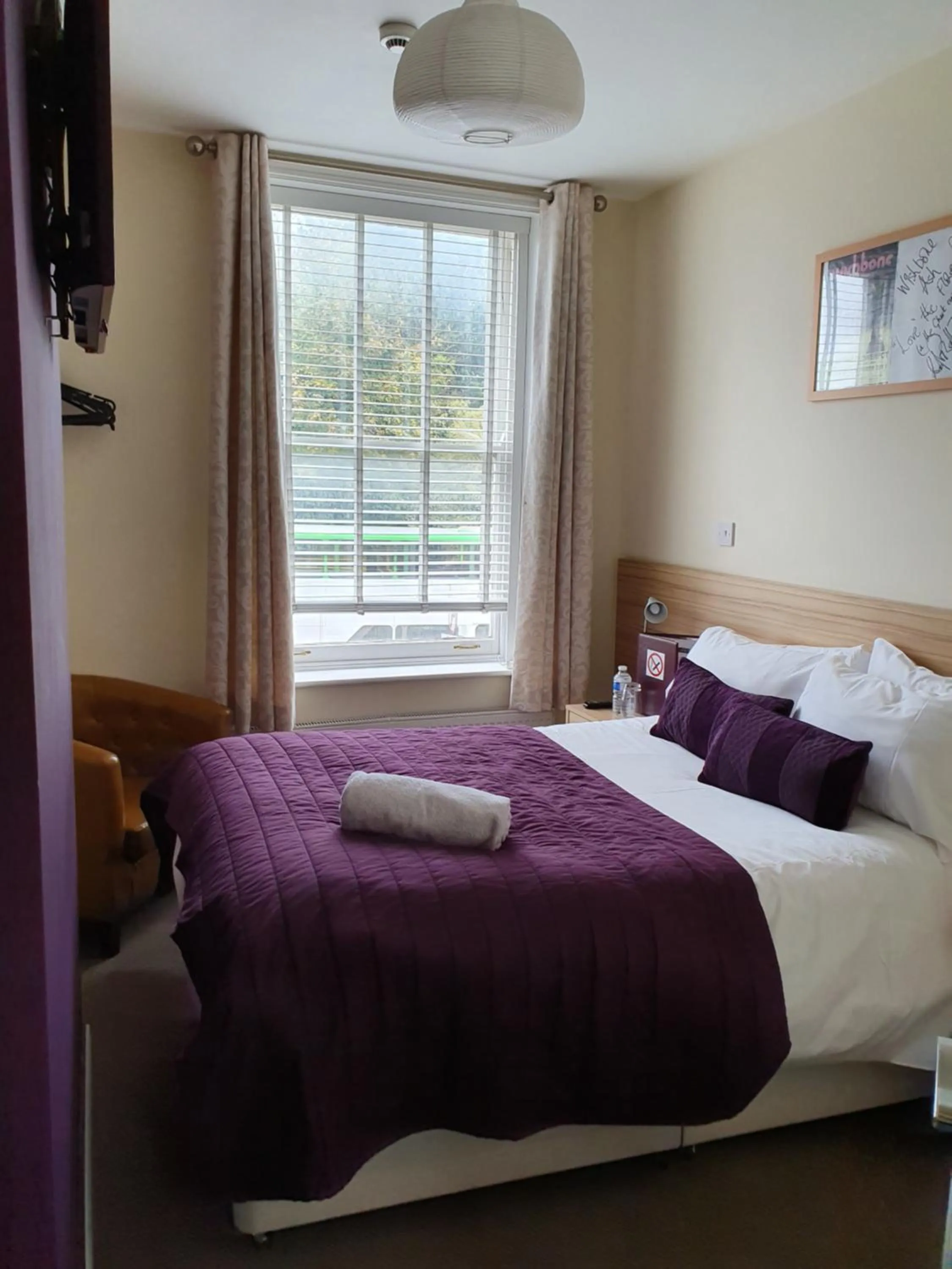 Bed in The Flowerpot