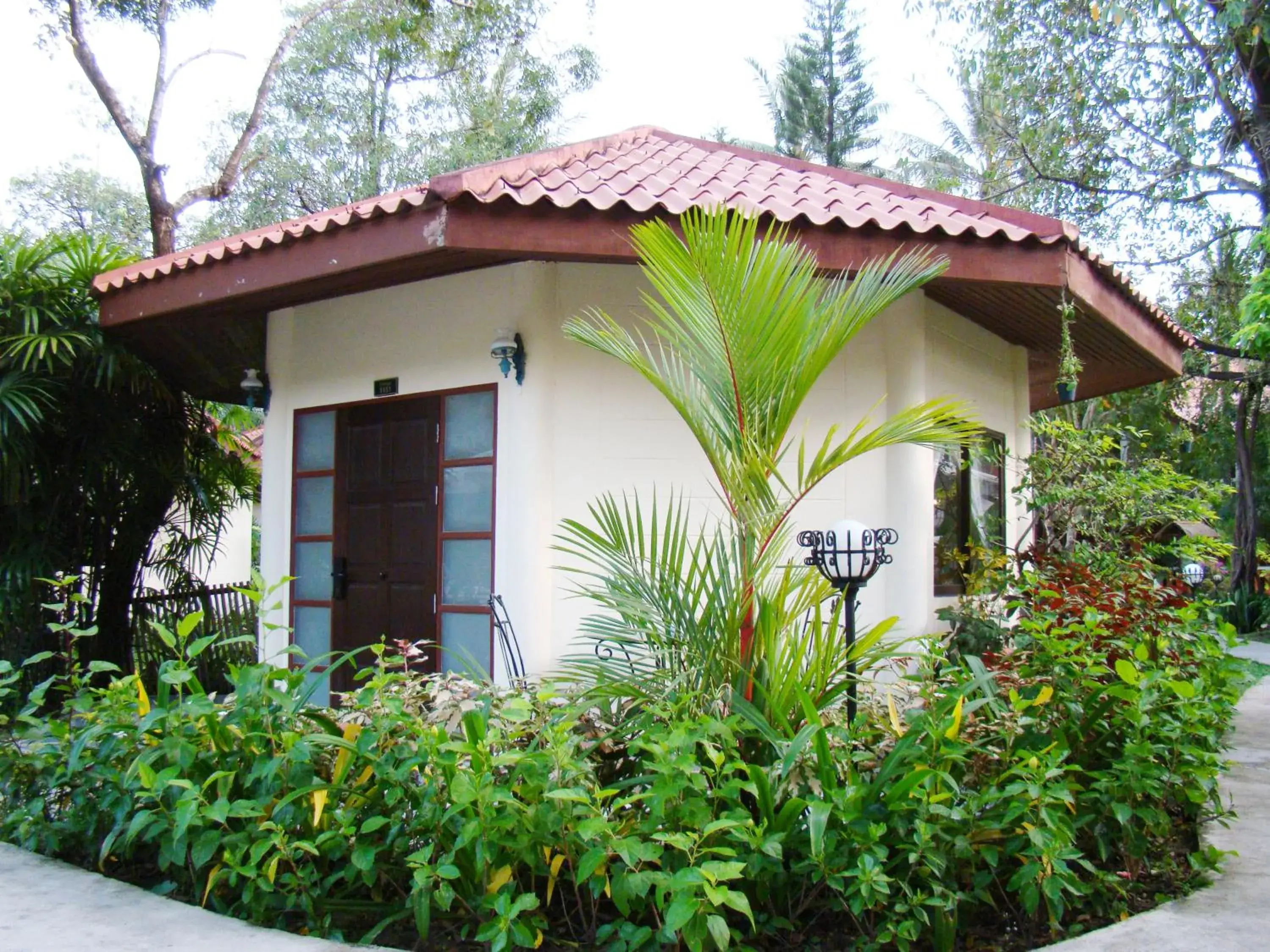 Property building in Phuket Leelavadee Hua Ting Resort Property building in Phuket Leelavadee Hua Ting Resort