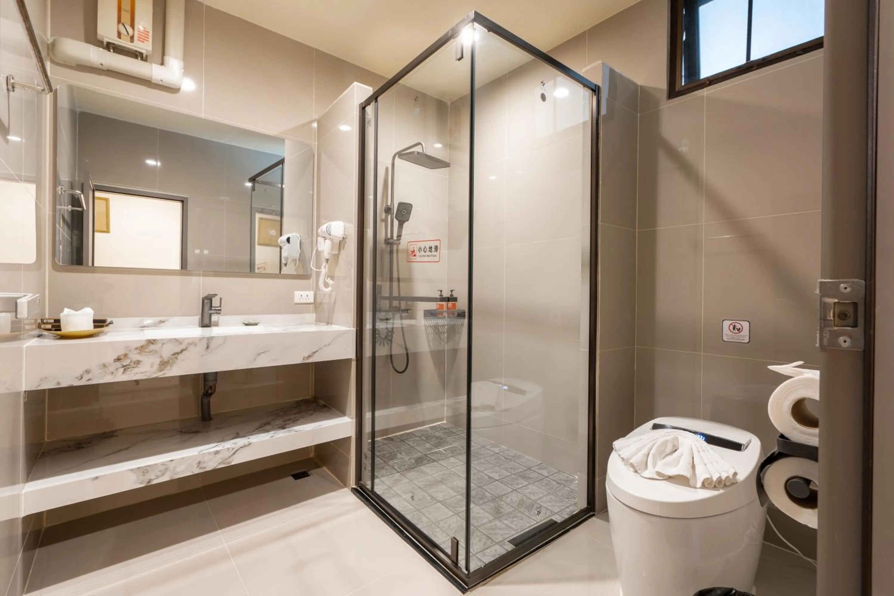 Shower in Phuket Leelavadee Hua Ting Resort