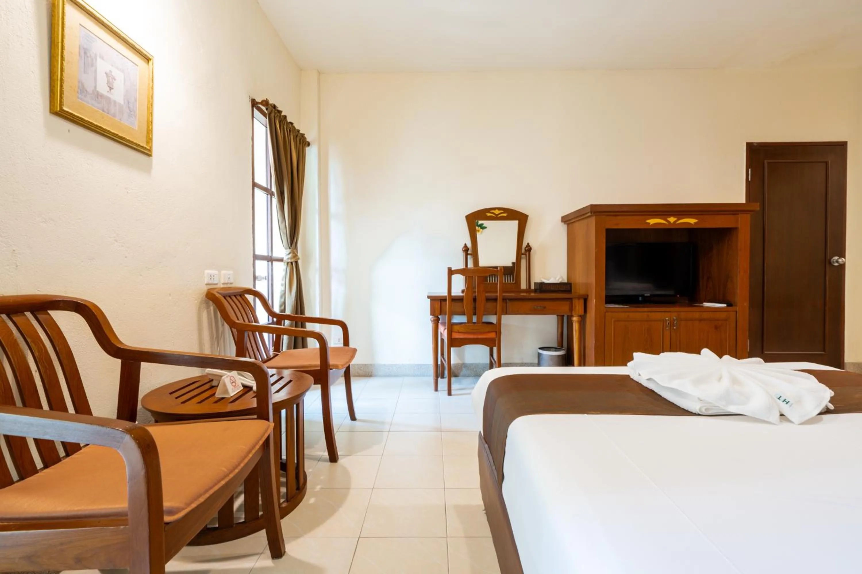 Bed in Phuket Leelavadee Hua Ting Resort