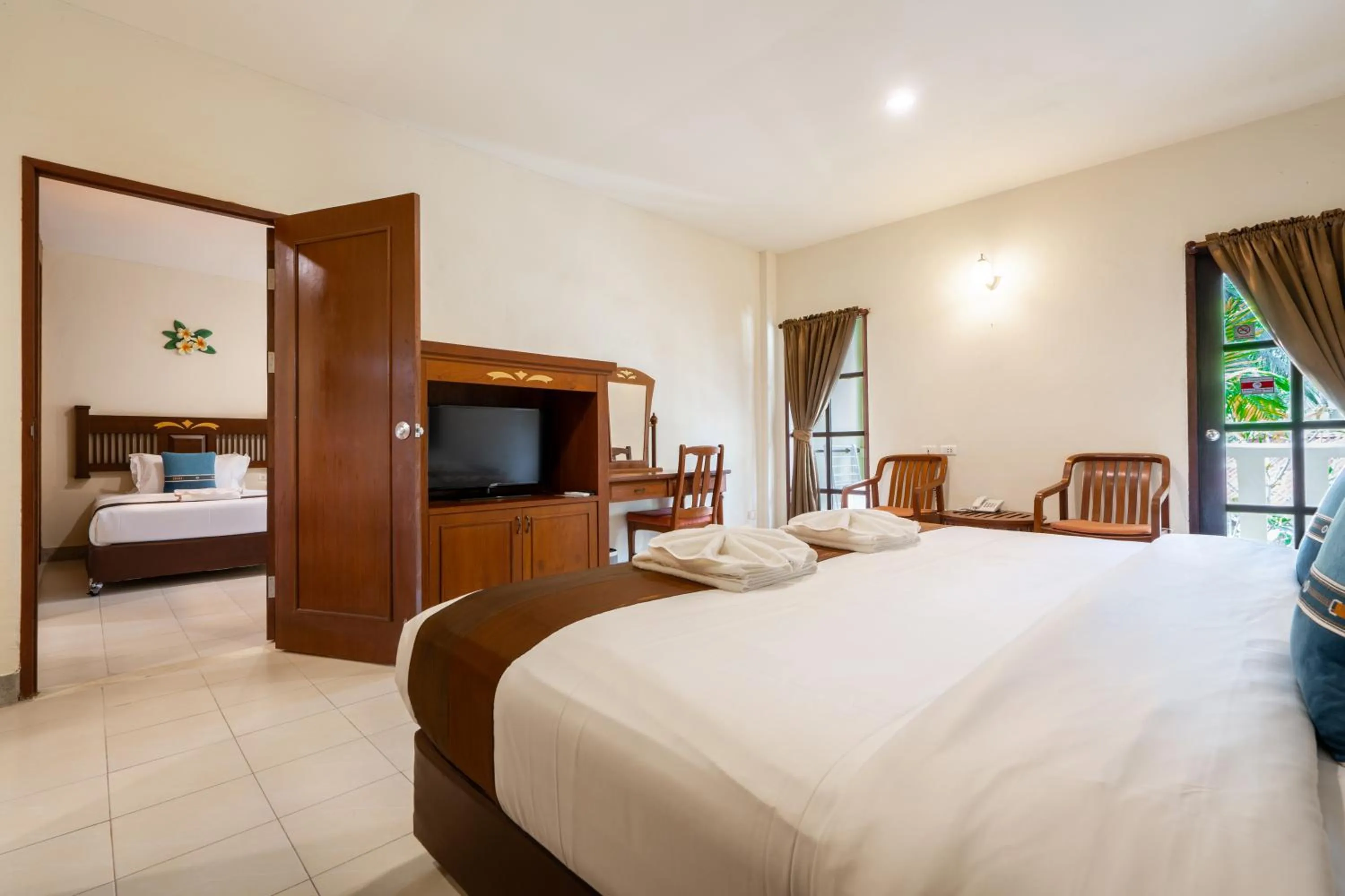 Bed in Phuket Leelavadee Hua Ting Resort