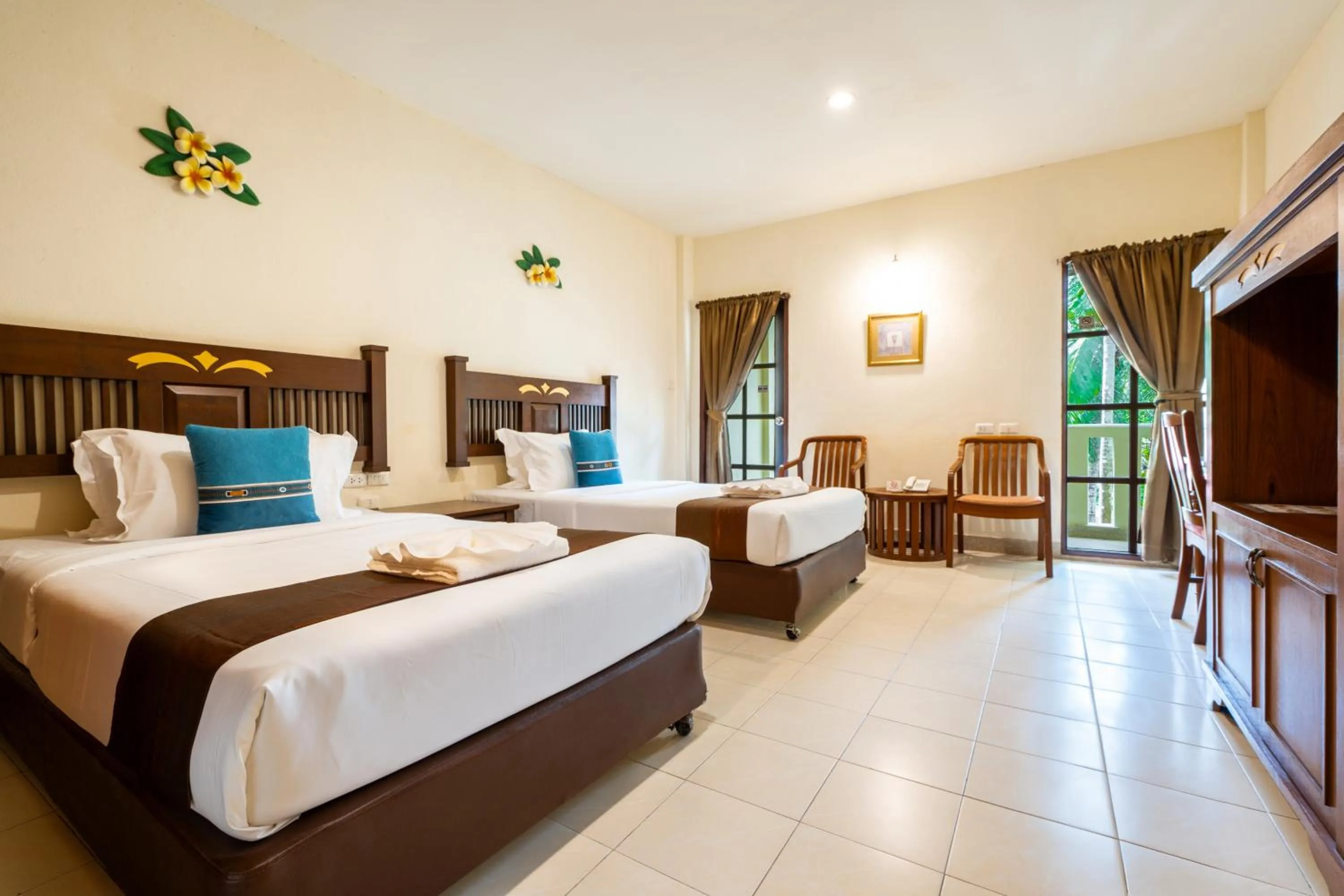 Bed in Phuket Leelavadee Hua Ting Resort