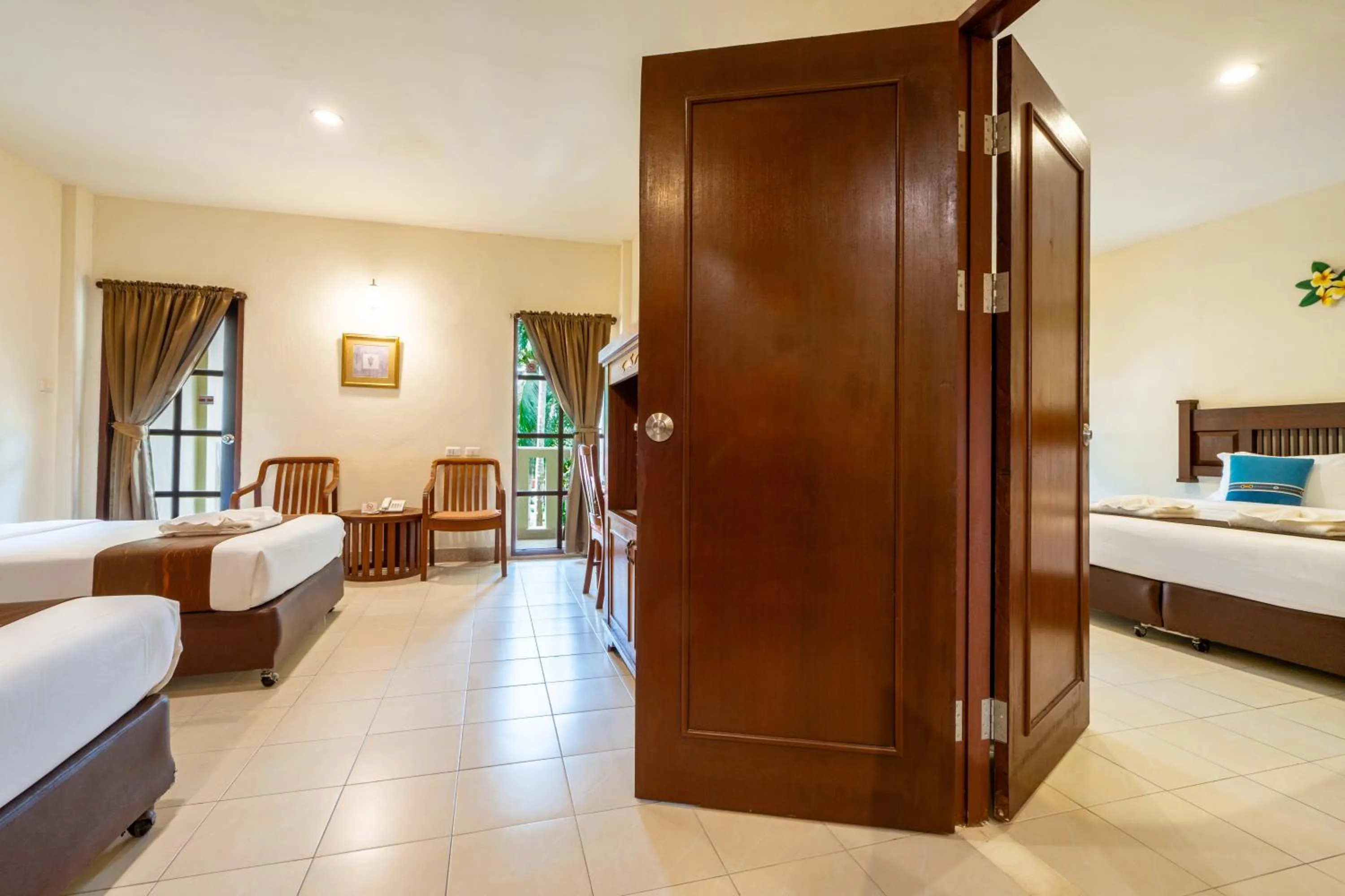 Bed in Phuket Leelavadee Hua Ting Resort