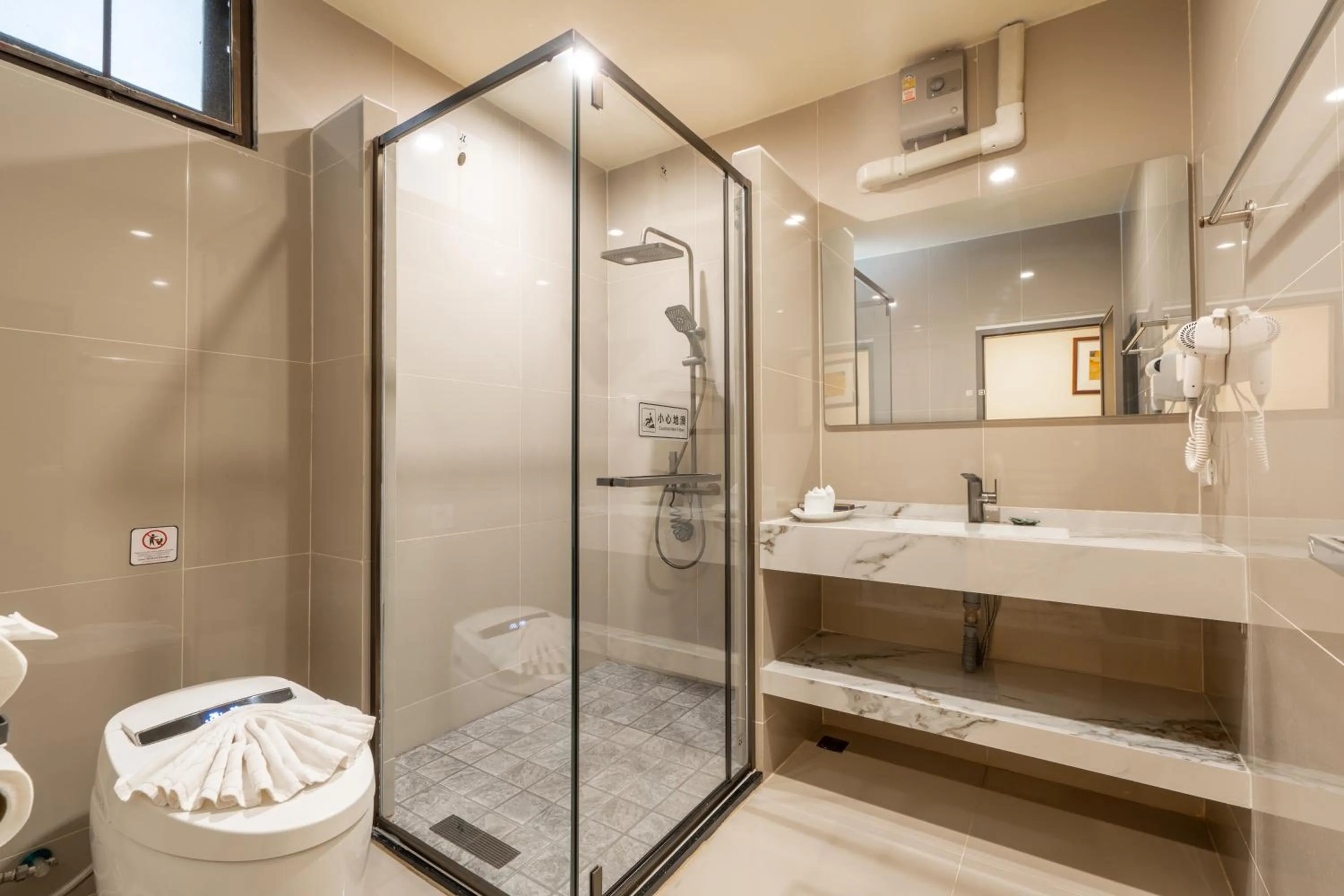 Shower in Phuket Leelavadee Hua Ting Resort