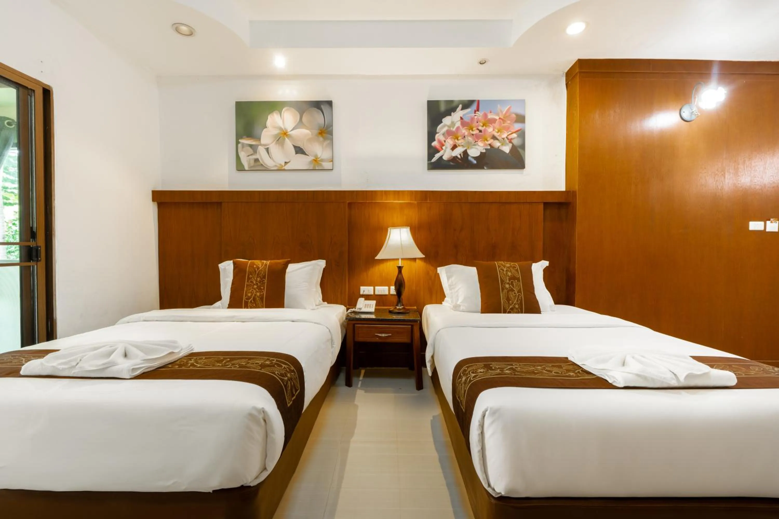 Bed in Phuket Leelavadee Hua Ting Resort