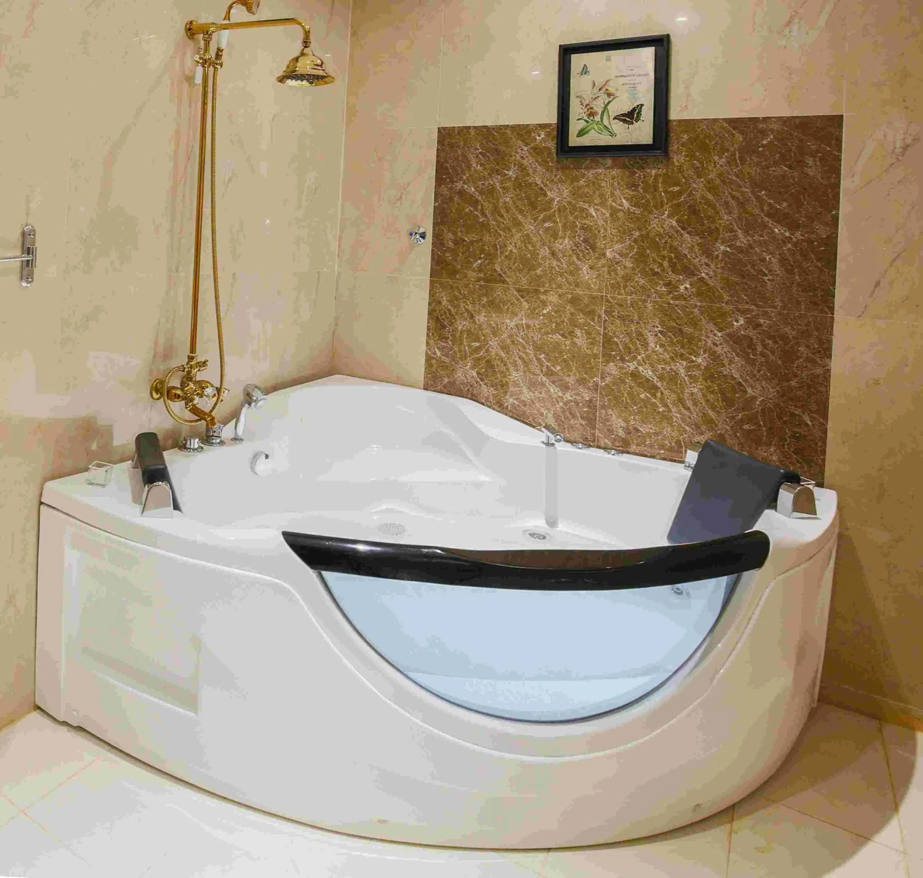 Hot Tub in Rest Night Serviced Apartments- AlHamra