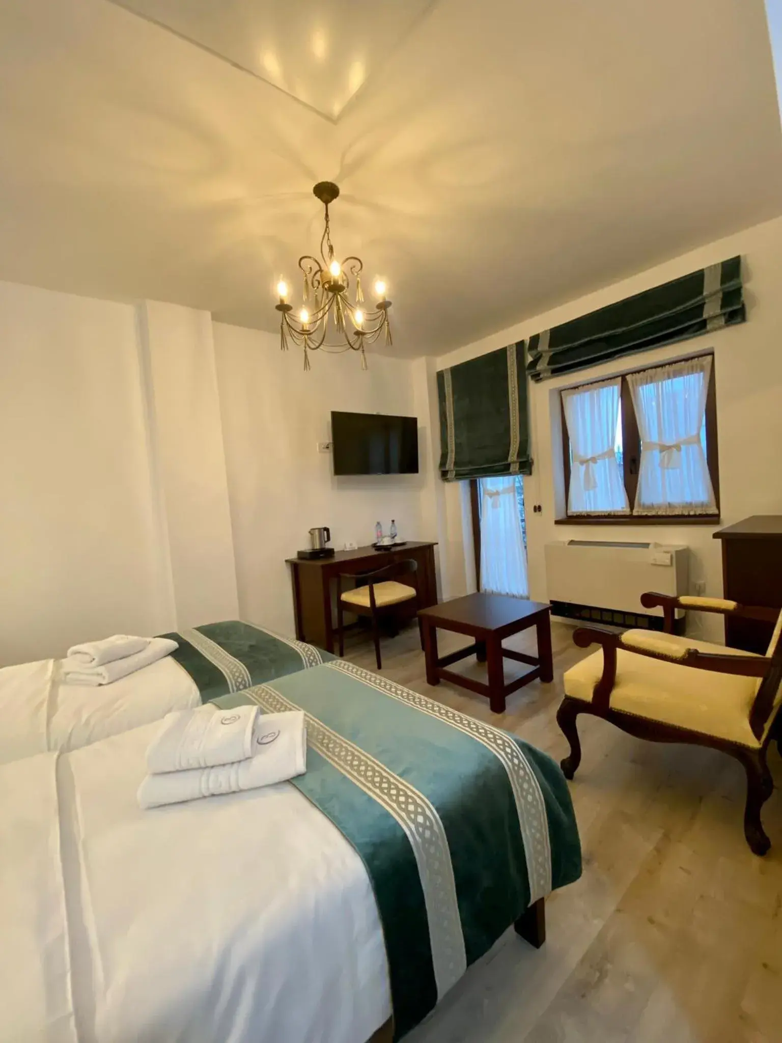 Deluxe Double or Twin Room with Balcony in Pensiunea Charlotte Boutique Deluxe Double or Twin Room with Balcony in Pensiunea Charlotte Boutique