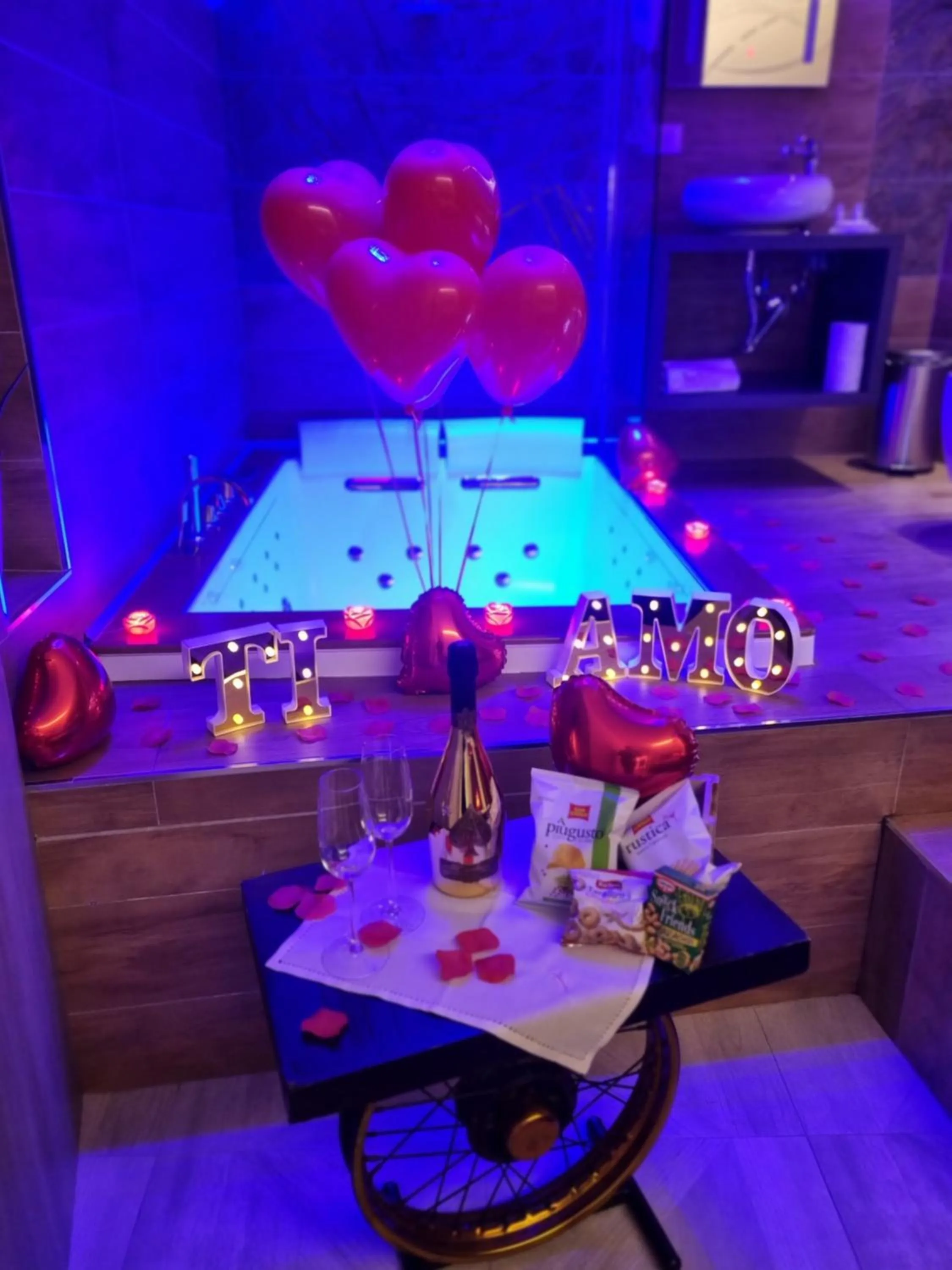 Twin Towers Naples Luxury