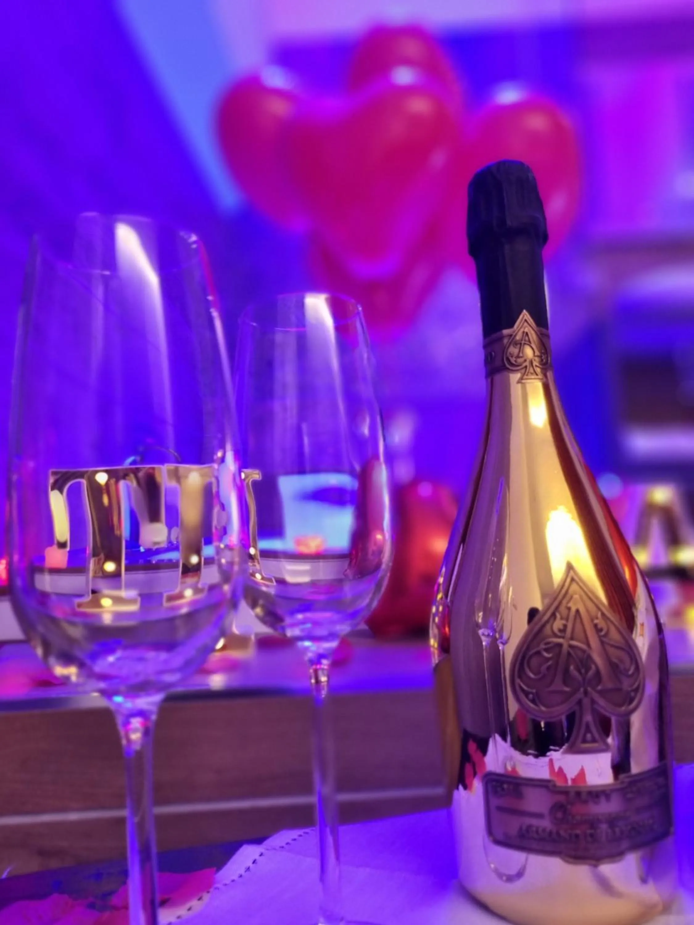 Twin Towers Naples Luxury