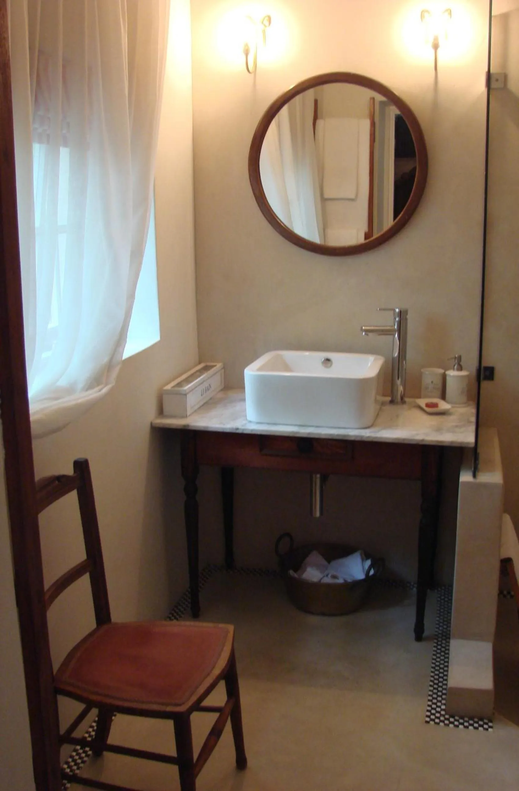 Bathroom in Die Waenhuis Guest House