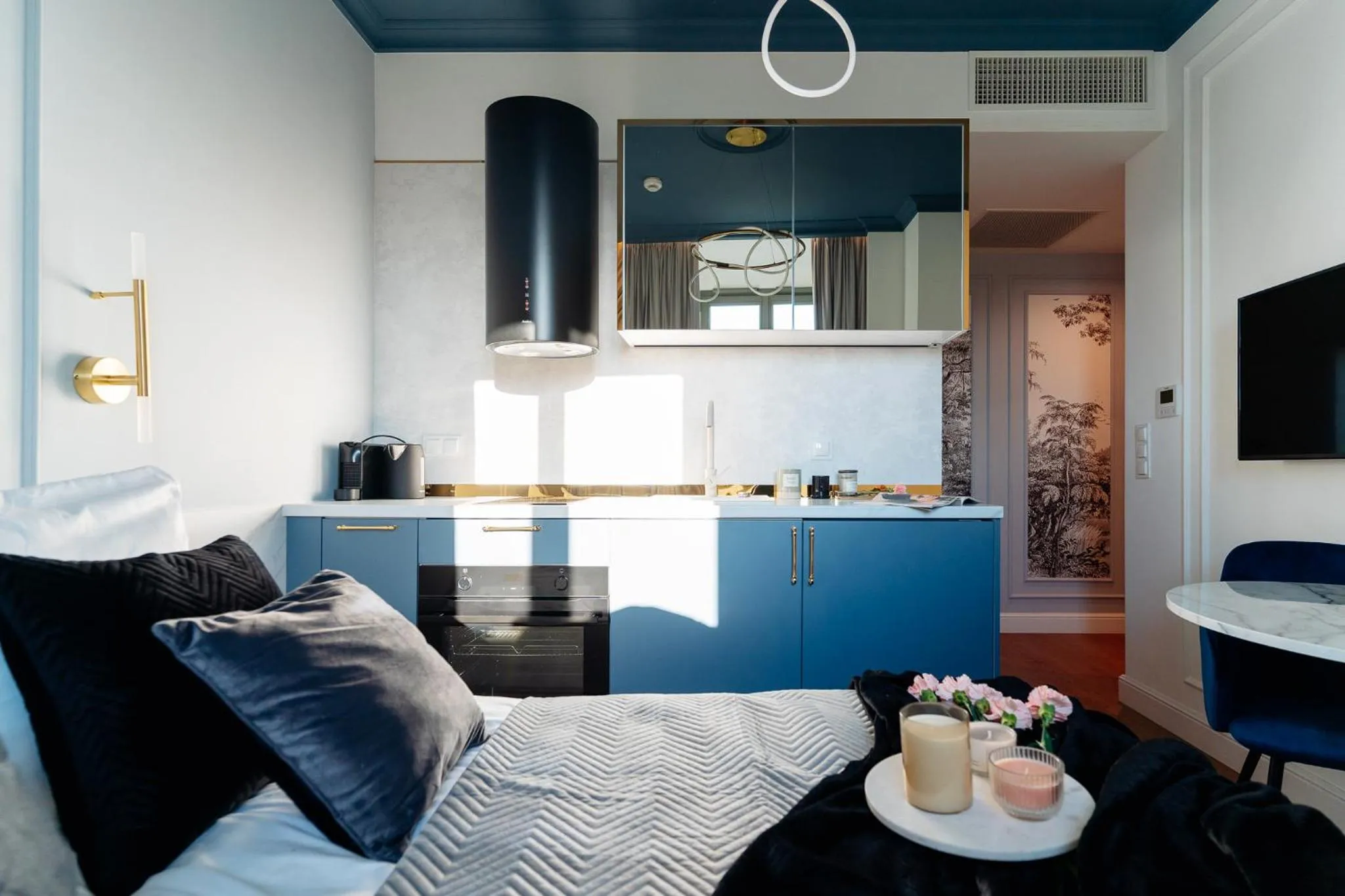 TV and multimedia in Warsaw Story - LoftAffair Collection