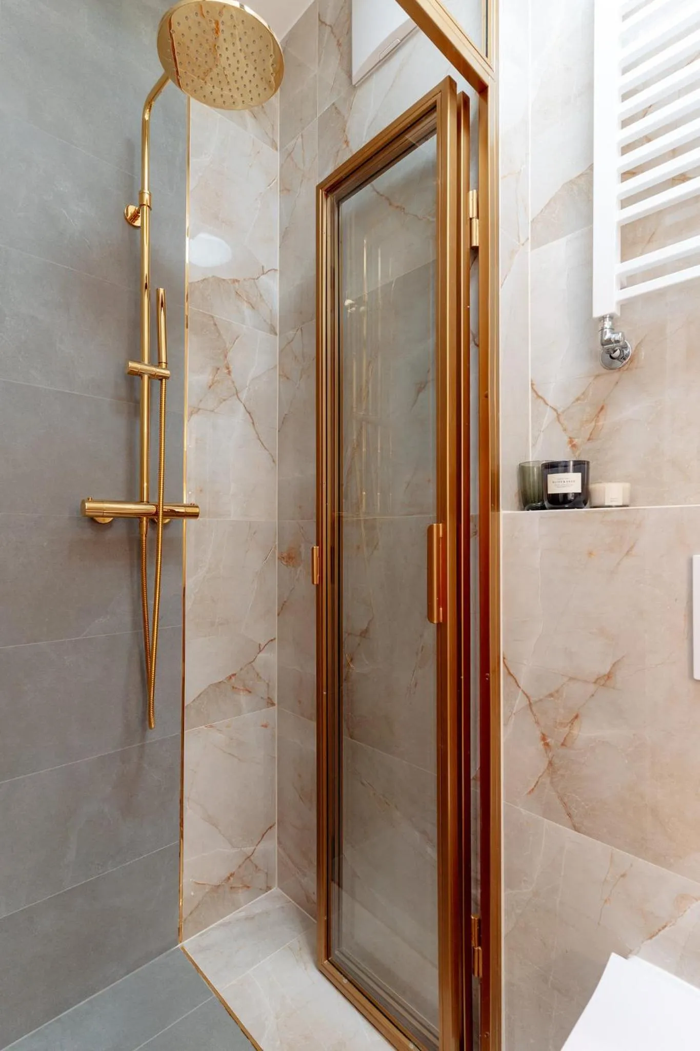 Bathroom in Warsaw Story - LoftAffair Collection