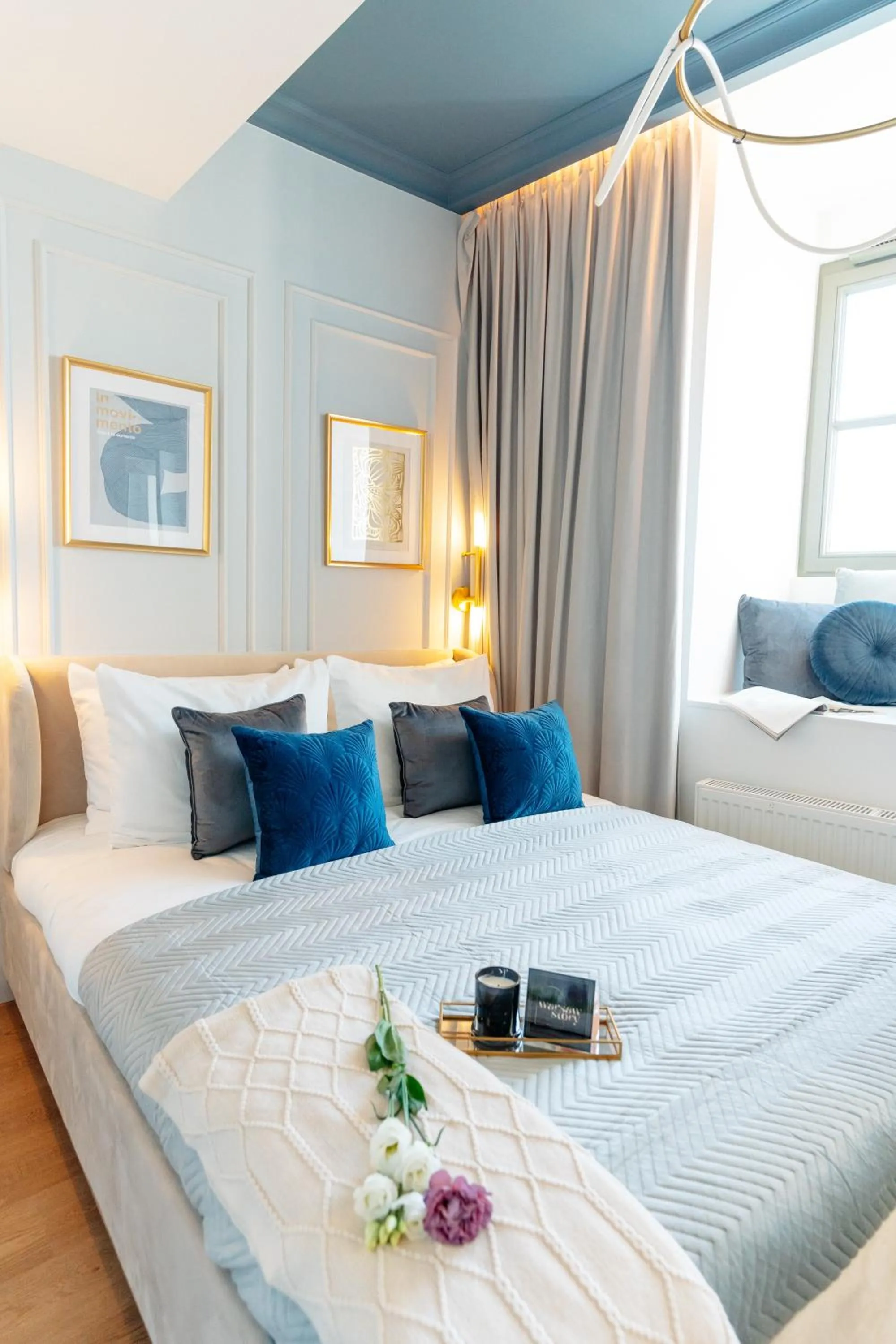 Bed in Warsaw Story - LoftAffair Collection