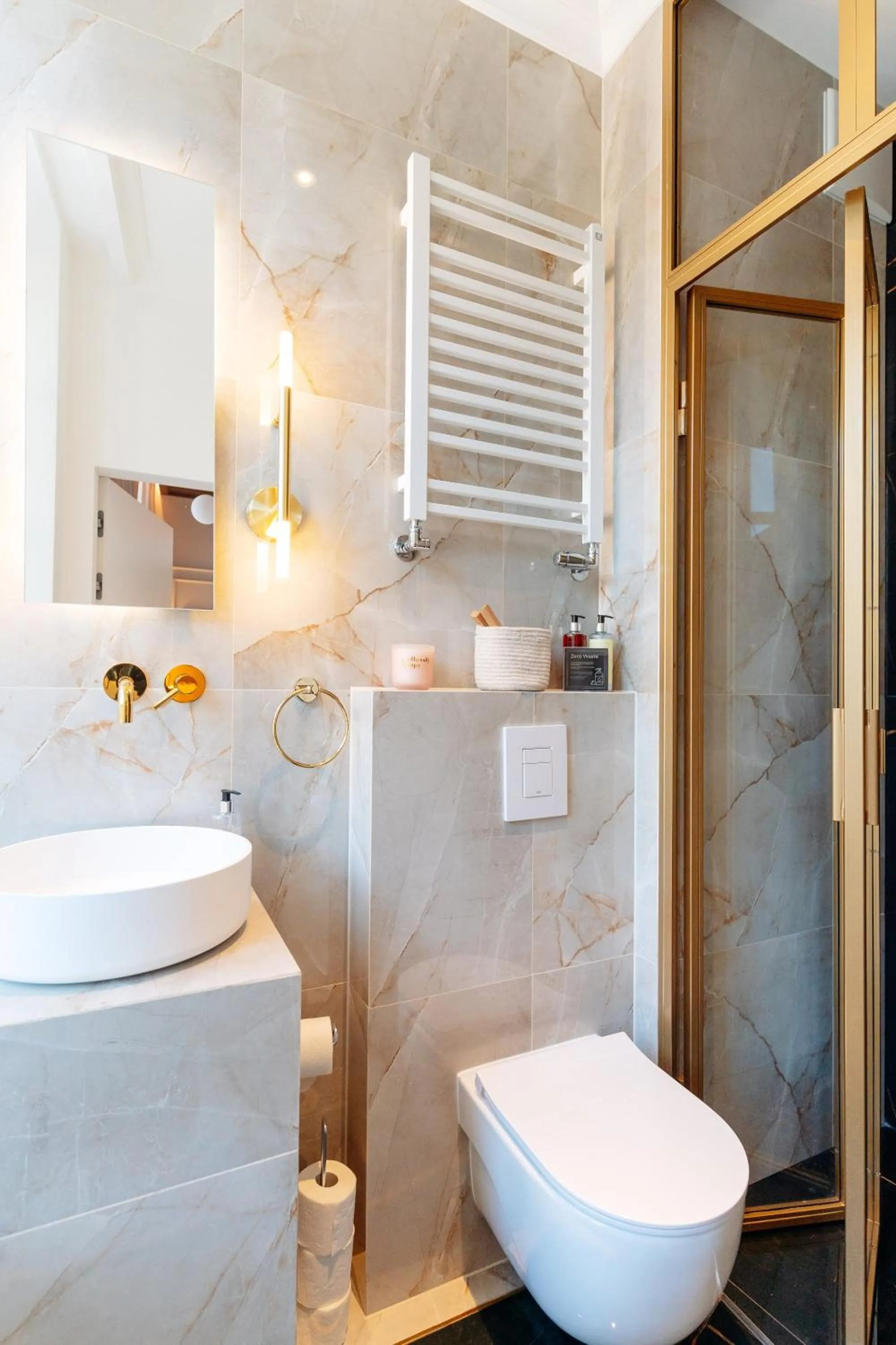 Shower in Warsaw Story - LoftAffair Collection