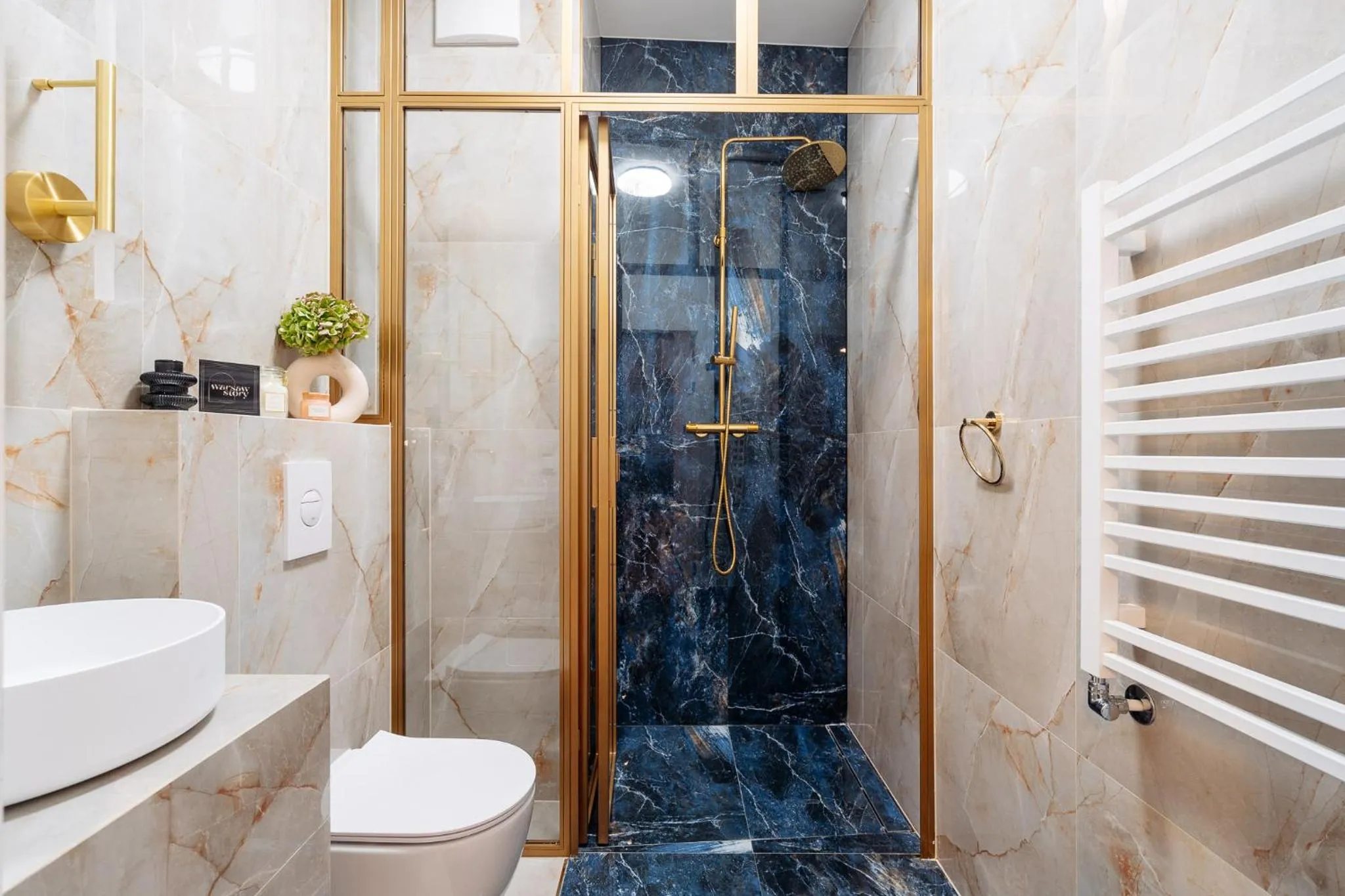 Shower in Warsaw Story - LoftAffair Collection