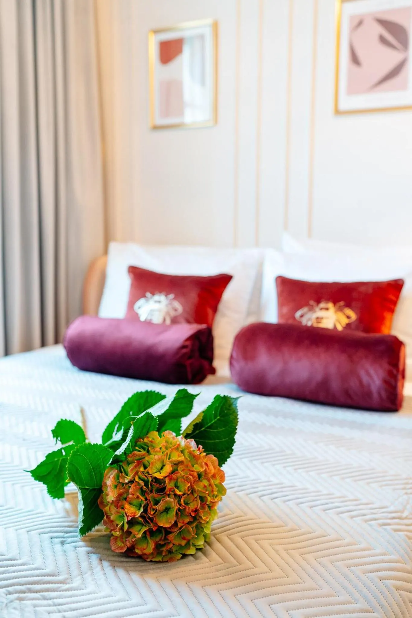 Bed in Warsaw Story - LoftAffair Collection