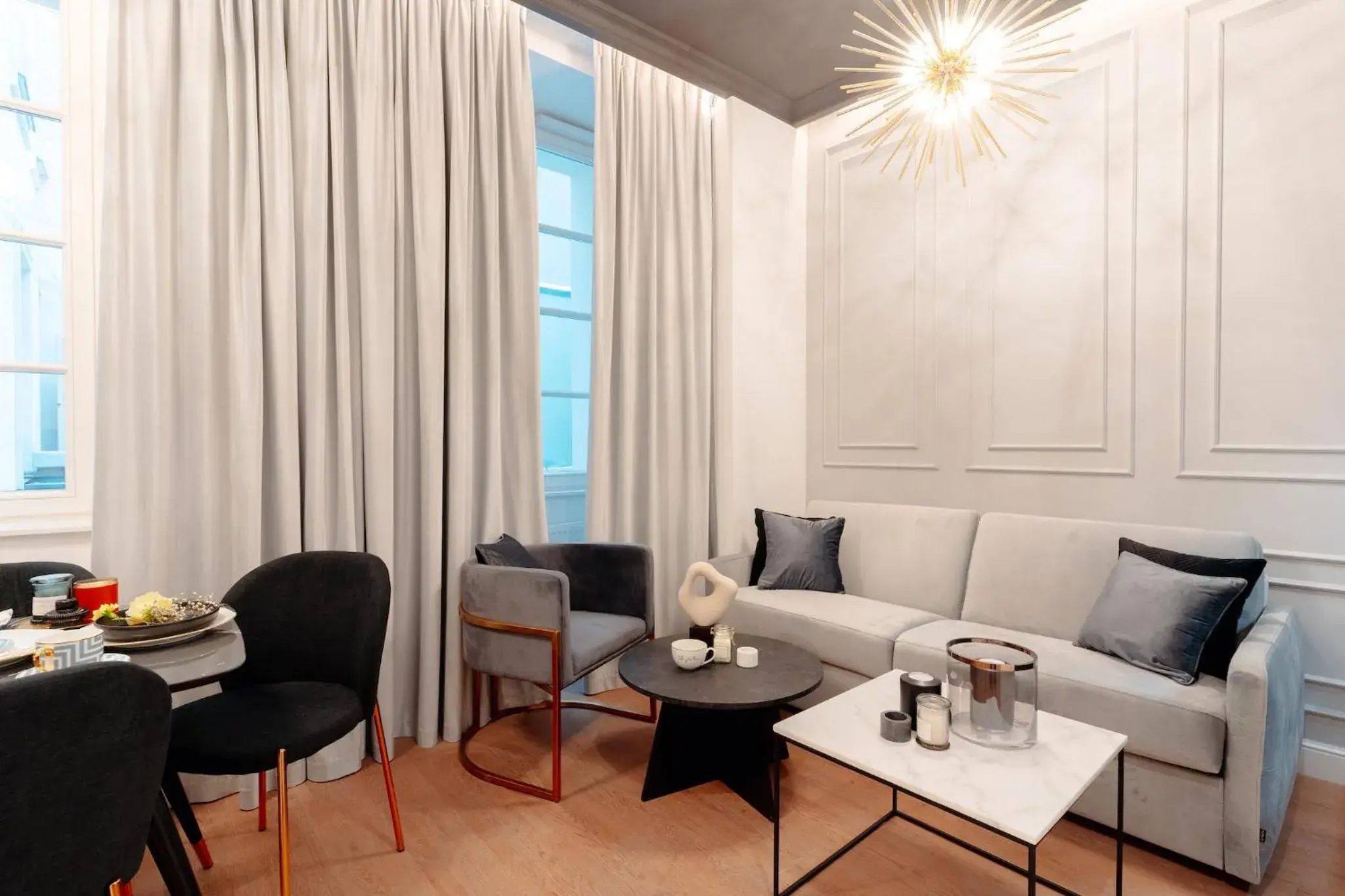 Corner Apartment with king size bed and old town view in Warsaw Story - LoftAffair Collection Corner Apartment with king size bed and old town view in Warsaw Story - LoftAffair Collection