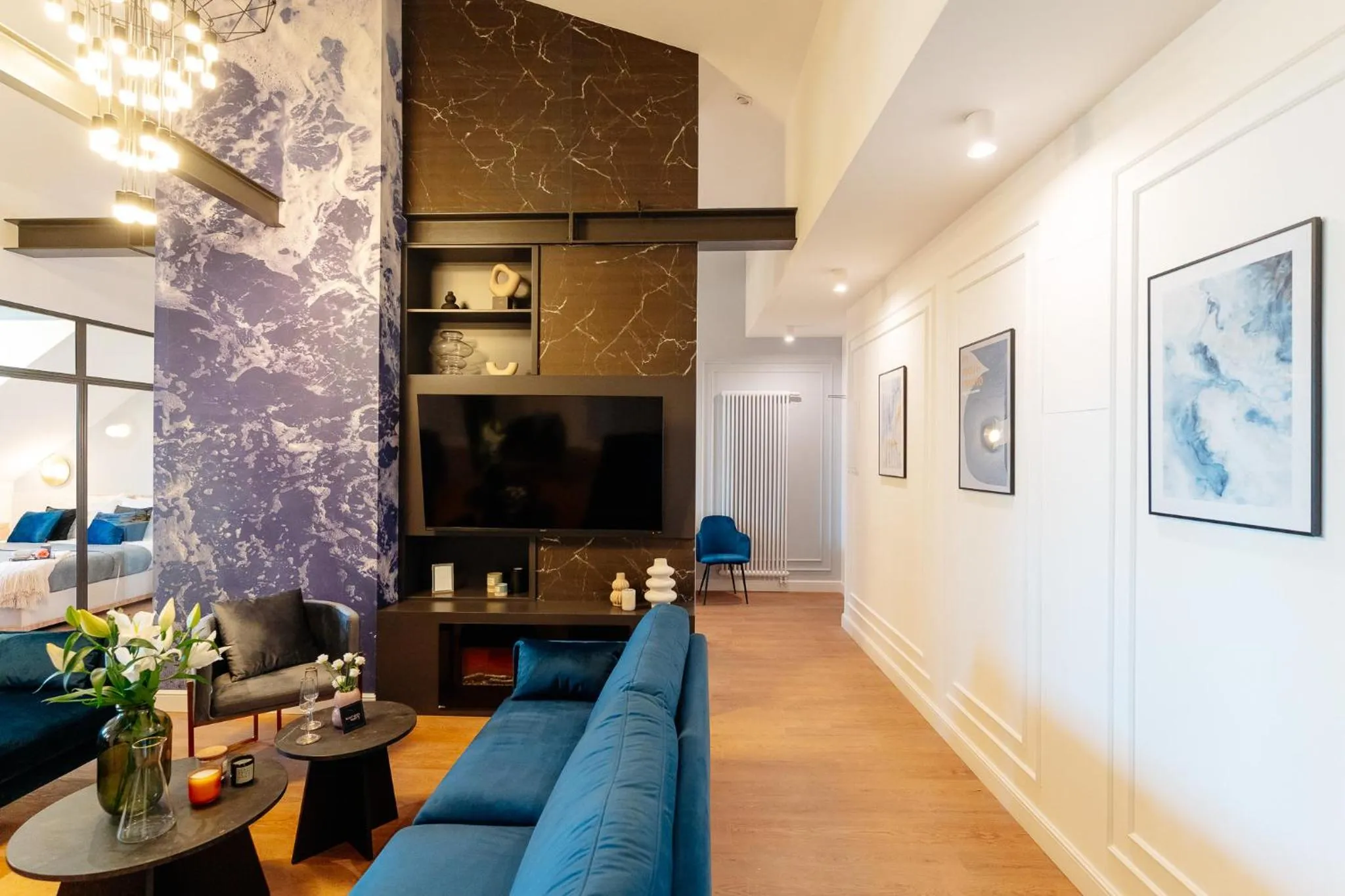 TV and multimedia in Warsaw Story - LoftAffair Collection