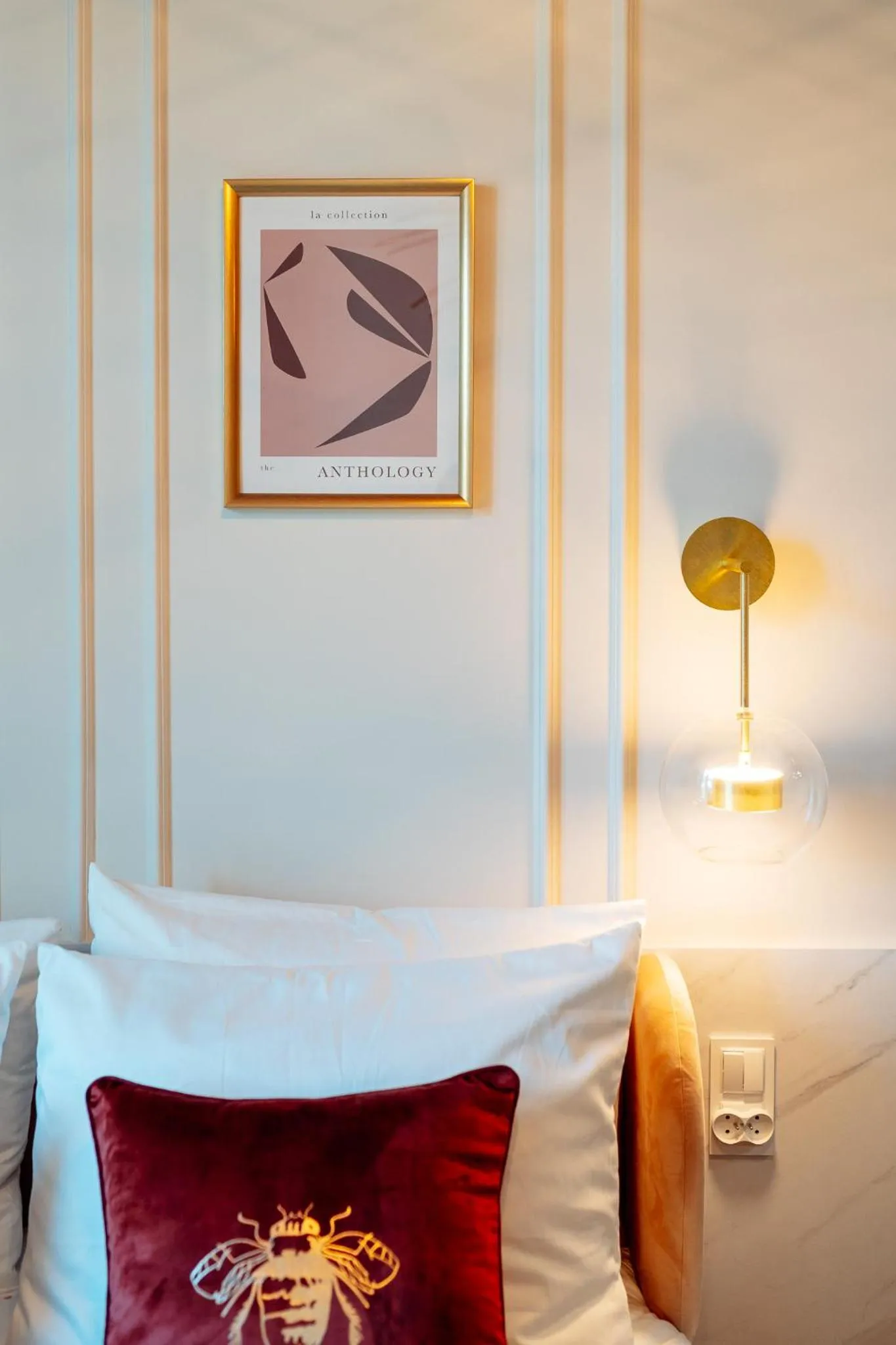 Photo of the whole room, Bed in Warsaw Story - LoftAffair Collection