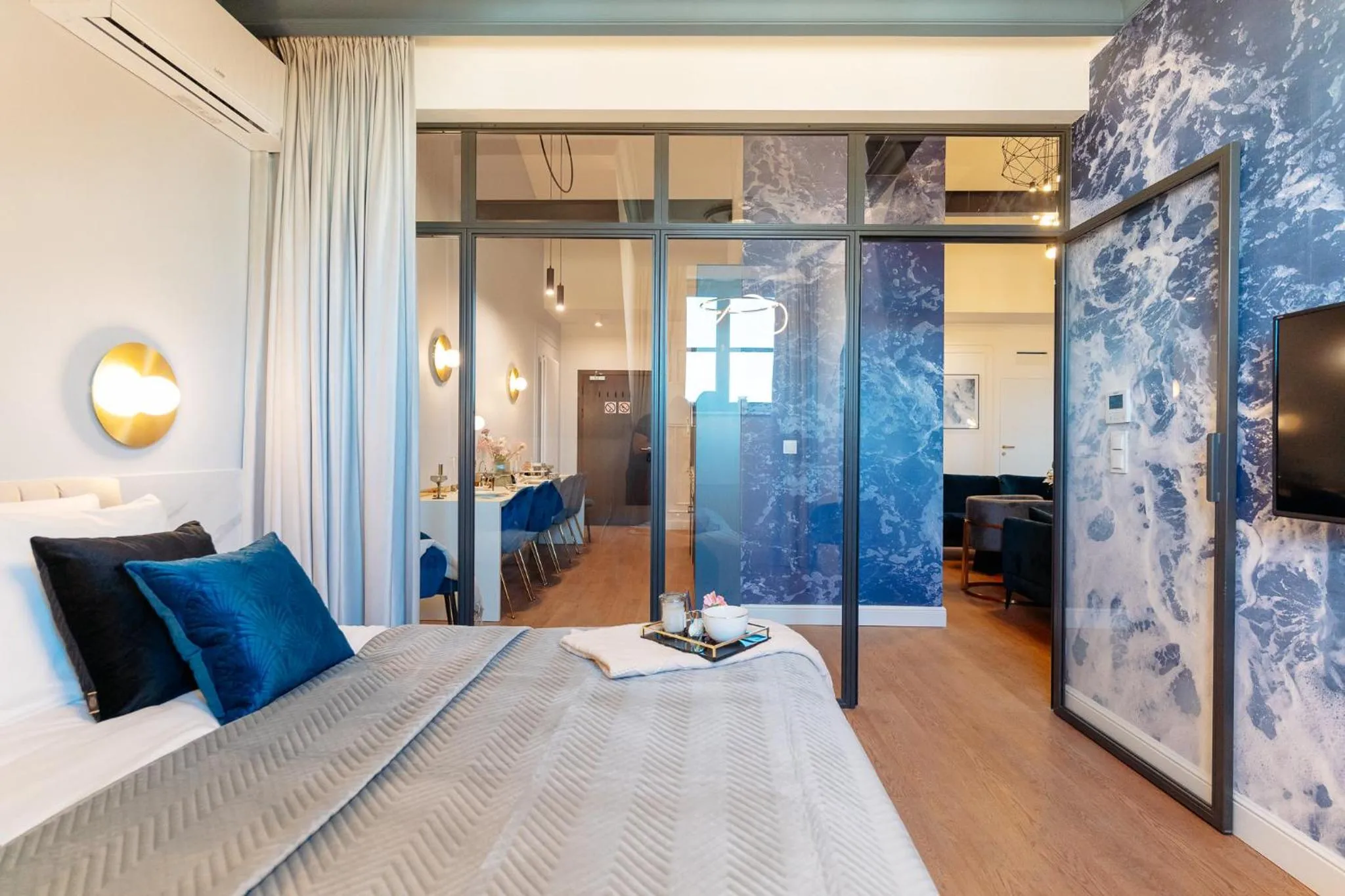 Bed in Warsaw Story - LoftAffair Collection