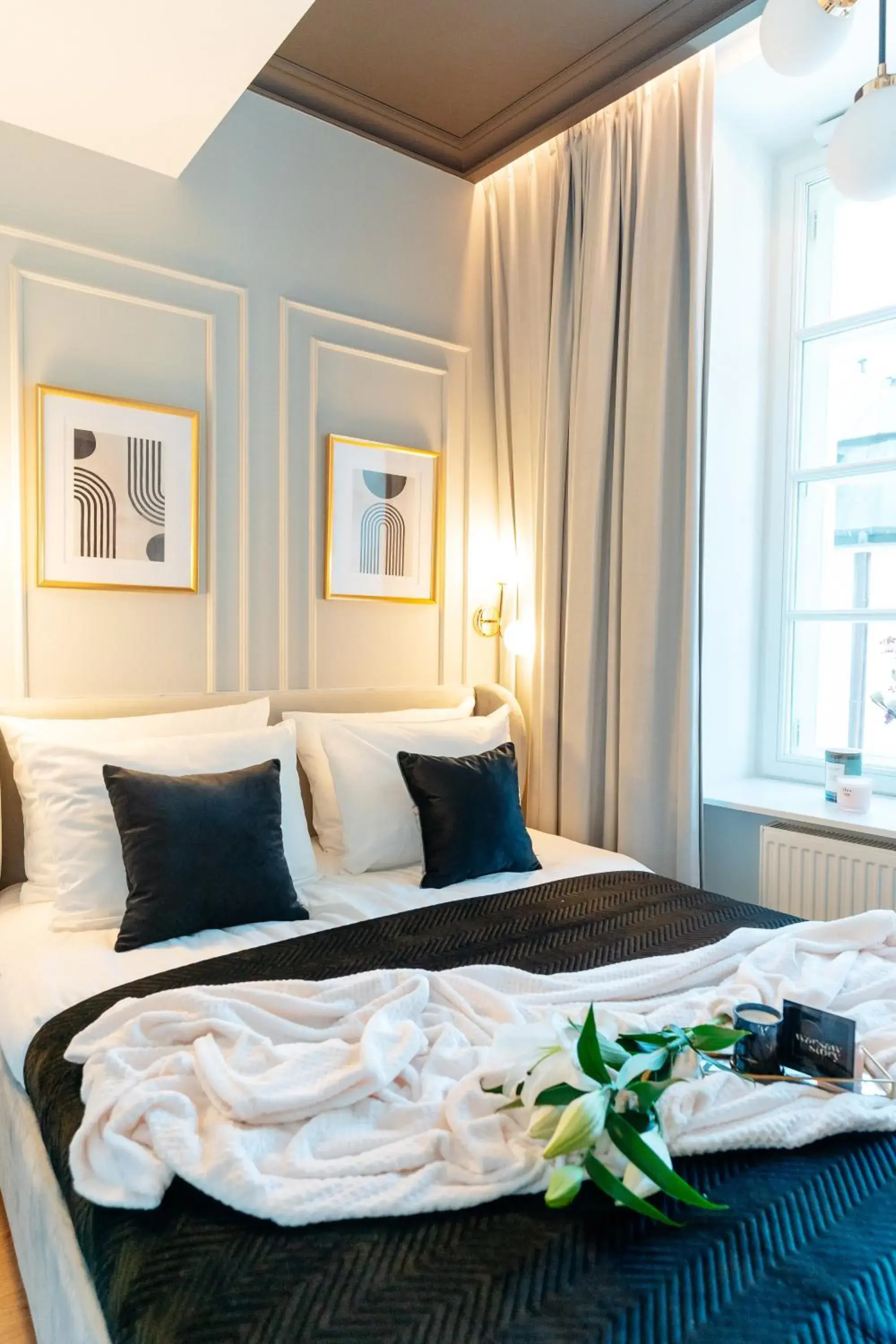 City Room with Park View in Warsaw Story - LoftAffair Collection City Room with Park View in Warsaw Story - LoftAffair Collection