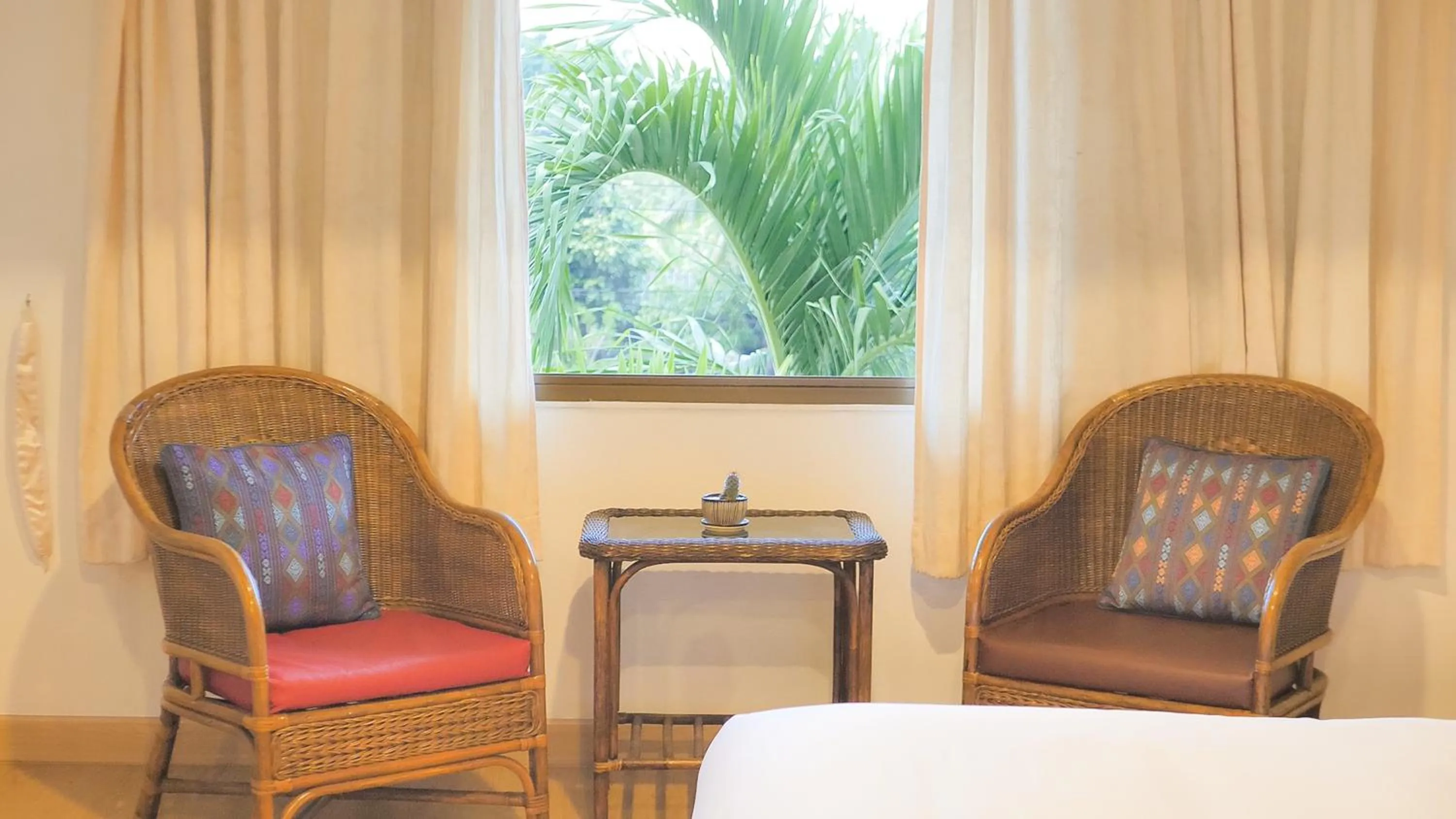 Seating area in Siam Avari Hotel, Chiang Rai